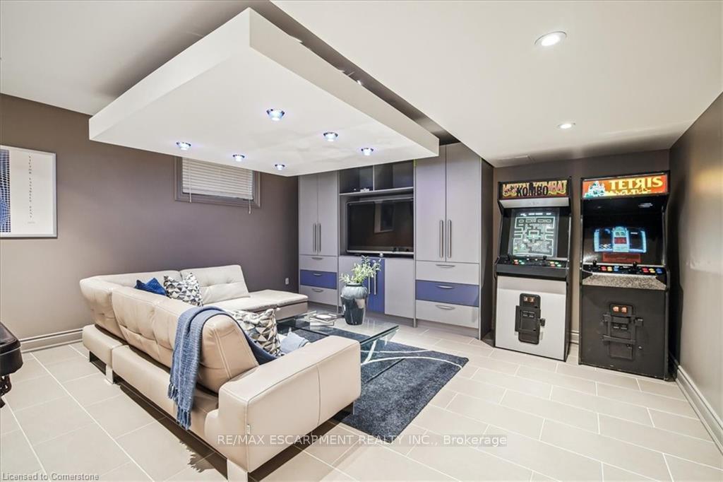 Photo 36 of 30 Parkmanor Drive, Hamilton, Stoney Creek — HOMEH