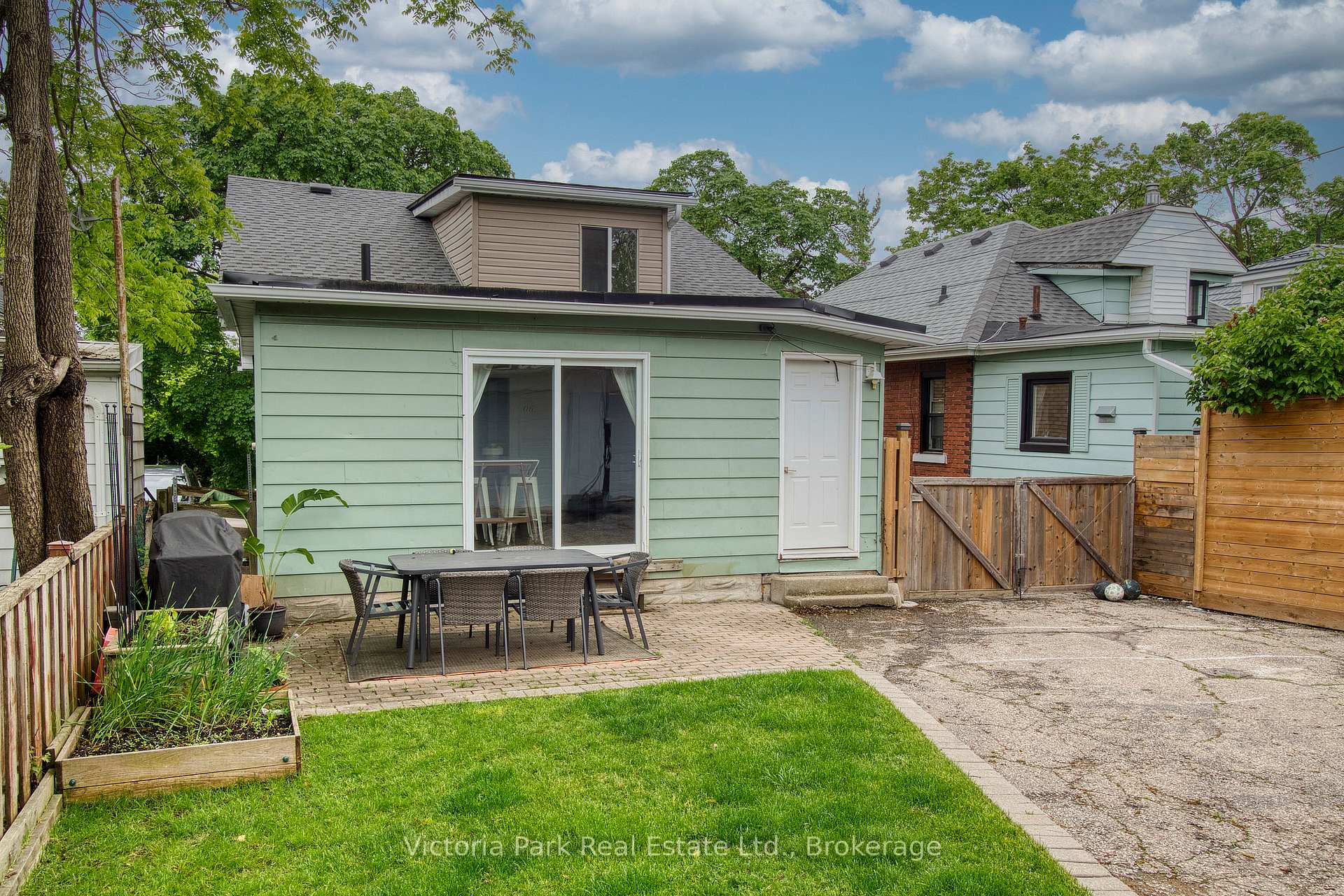 Photo 40 of 124 West Avenue, Kitchener, Victoria Park — HOMEH