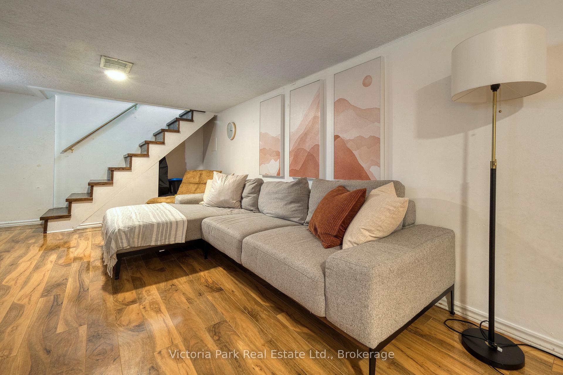 Photo 41 of 124 West Avenue, Kitchener, Victoria Park — HOMEH