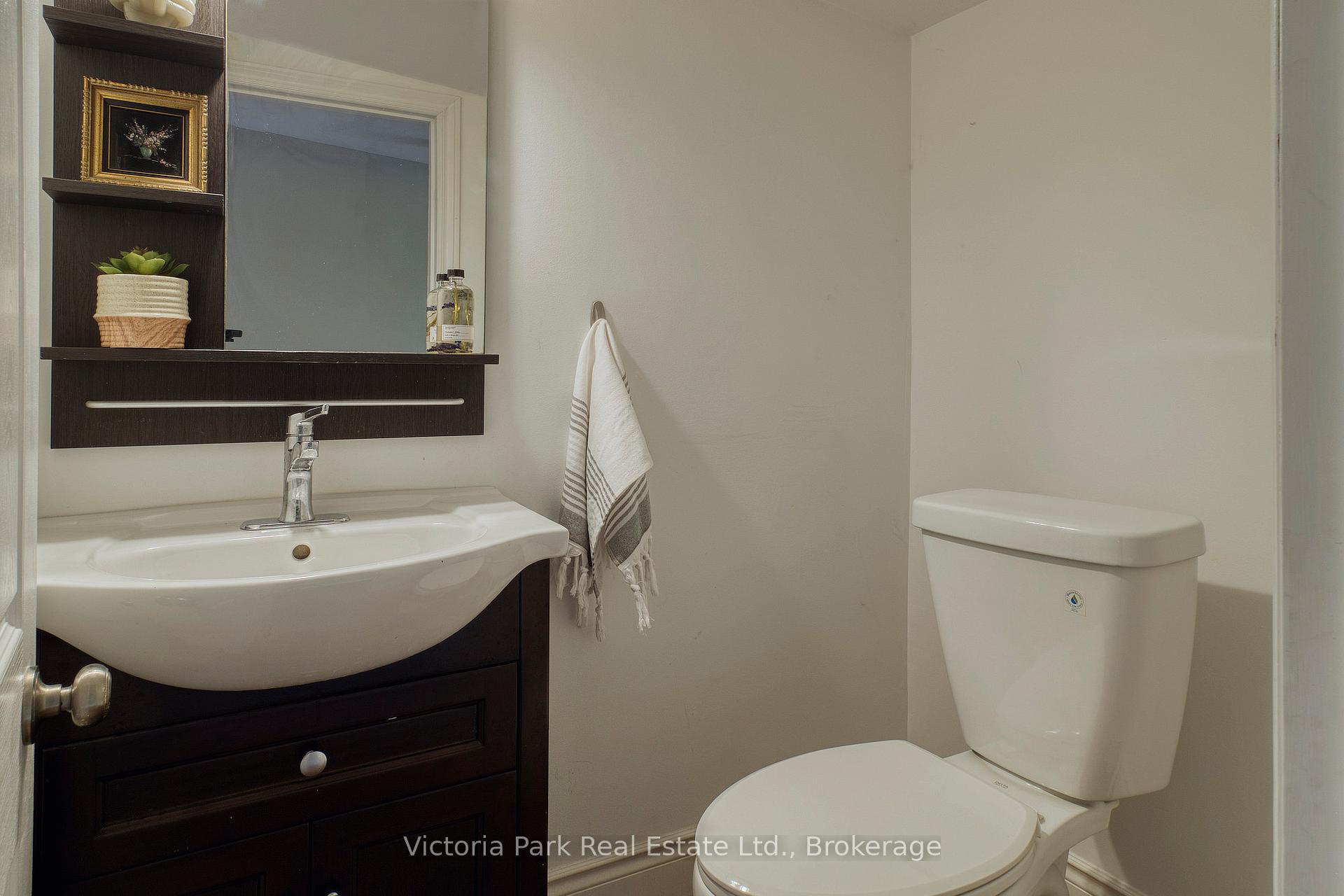 Photo 28 of 124 West Avenue, Kitchener, Victoria Park — HOMEH