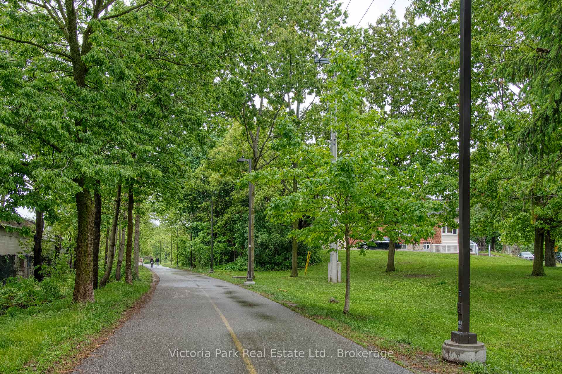 Photo 43 of 124 West Avenue, Kitchener, Victoria Park — HOMEH