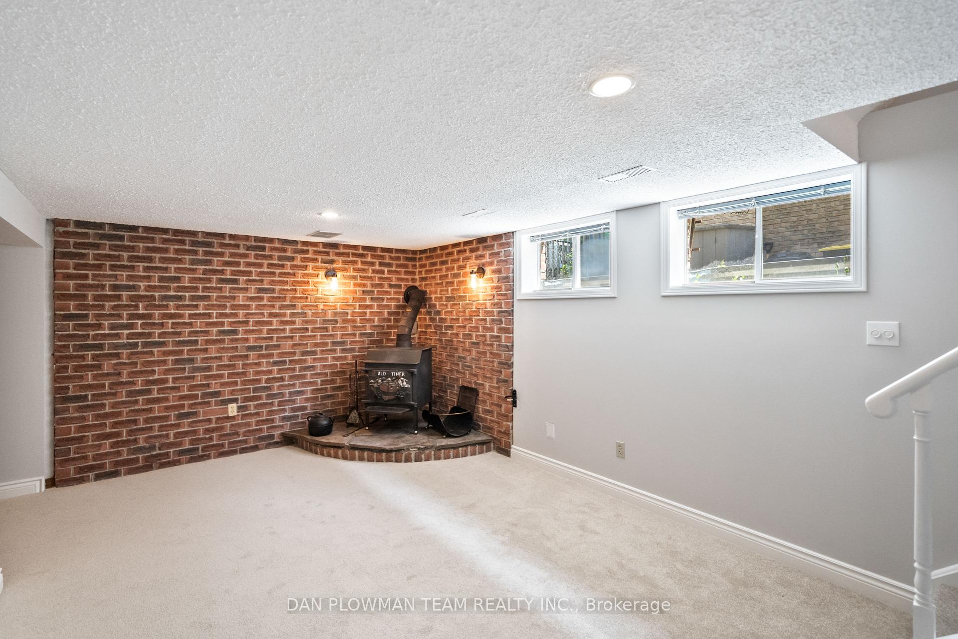 Photo 27 of 911 William Booth Crescent, Oshawa, Centennial — HOMEH