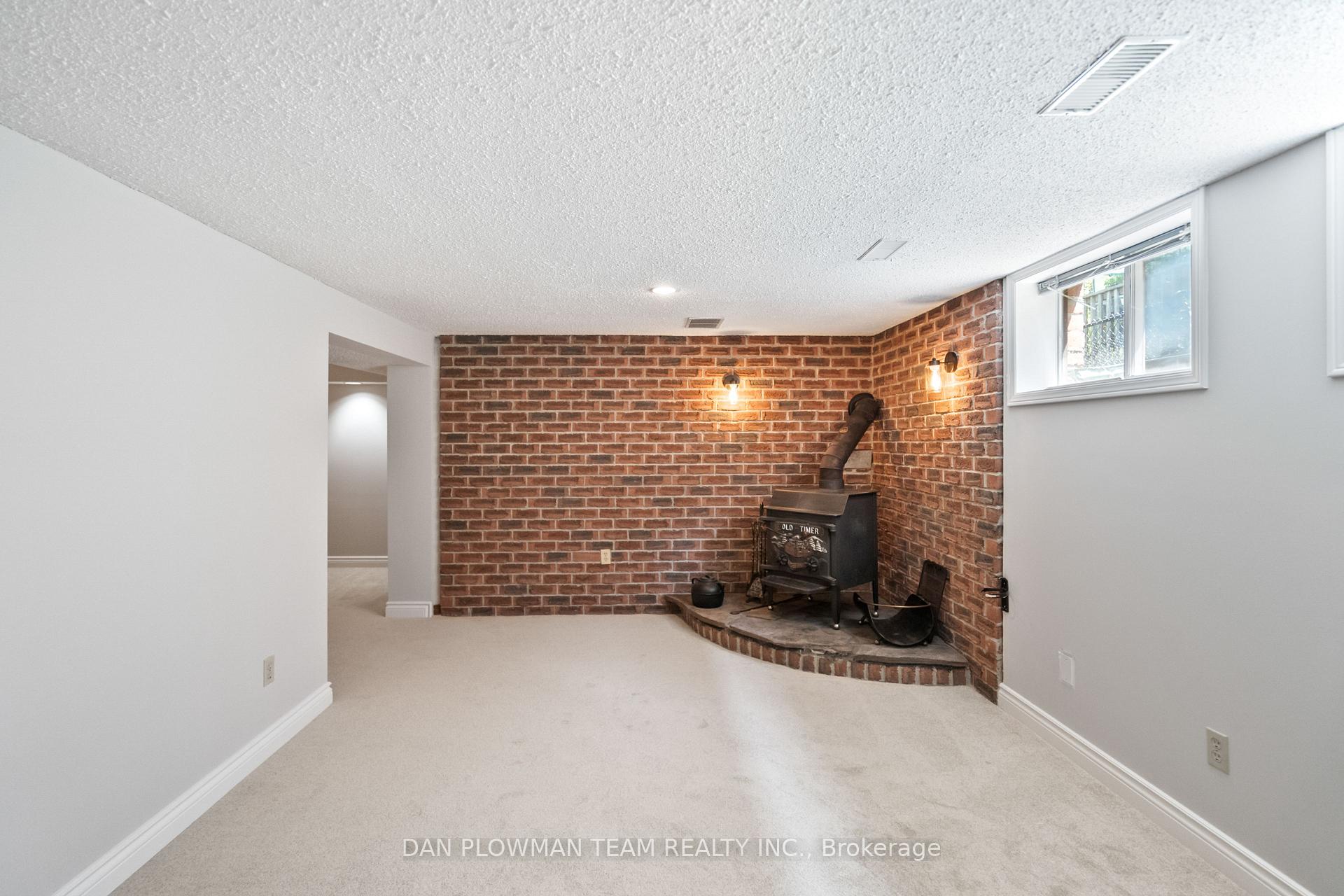 Photo 38 of 911 William Booth Crescent, Oshawa, Centennial — HOMEH