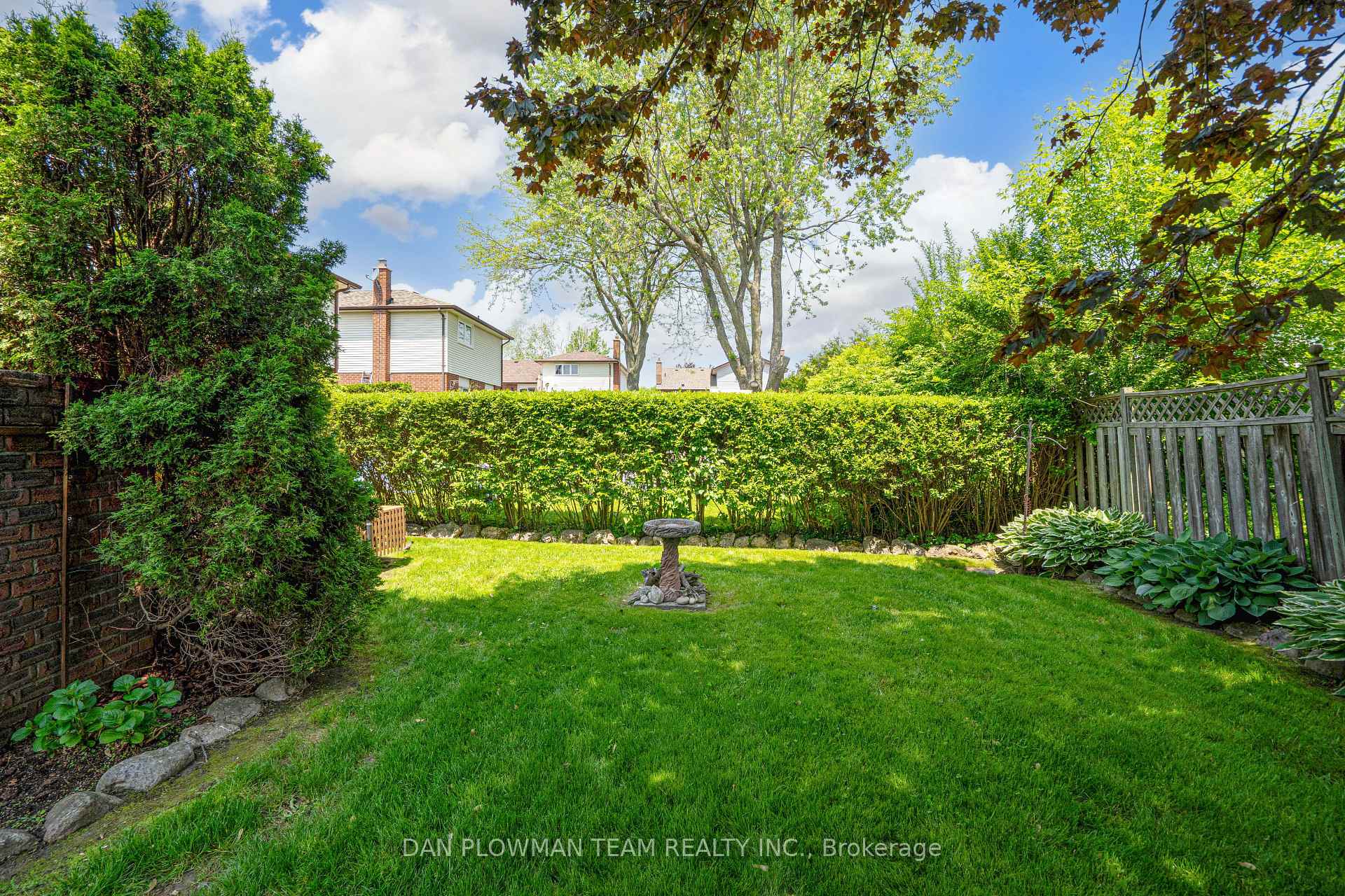 Photo 37 of 911 William Booth Crescent, Oshawa, Centennial — HOMEH