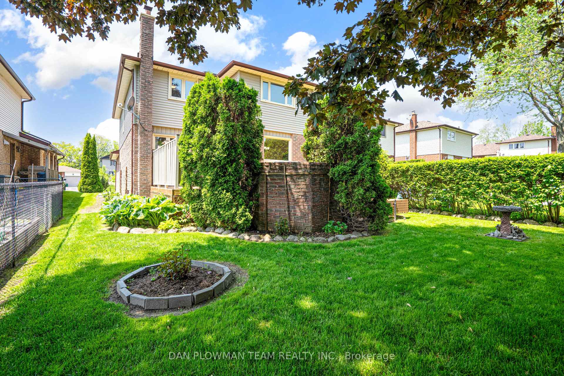 Photo 40 of 911 William Booth Crescent, Oshawa, Centennial — HOMEH
