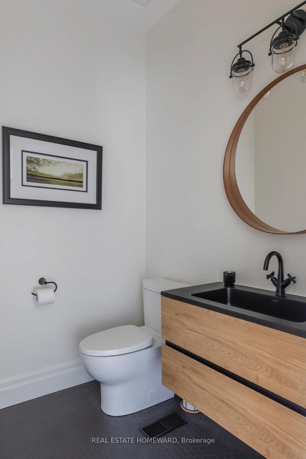 Photo 27 of 50 Hyde Park Avenue, Hamilton, Kirkendall — HOMEH