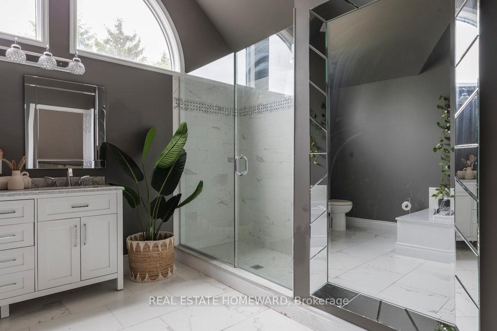 Photo 33 of 50 Hyde Park Avenue, Hamilton, Kirkendall — HOMEH