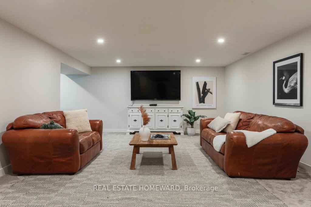 Photo 41 of 50 Hyde Park Avenue, Hamilton, Kirkendall — HOMEH