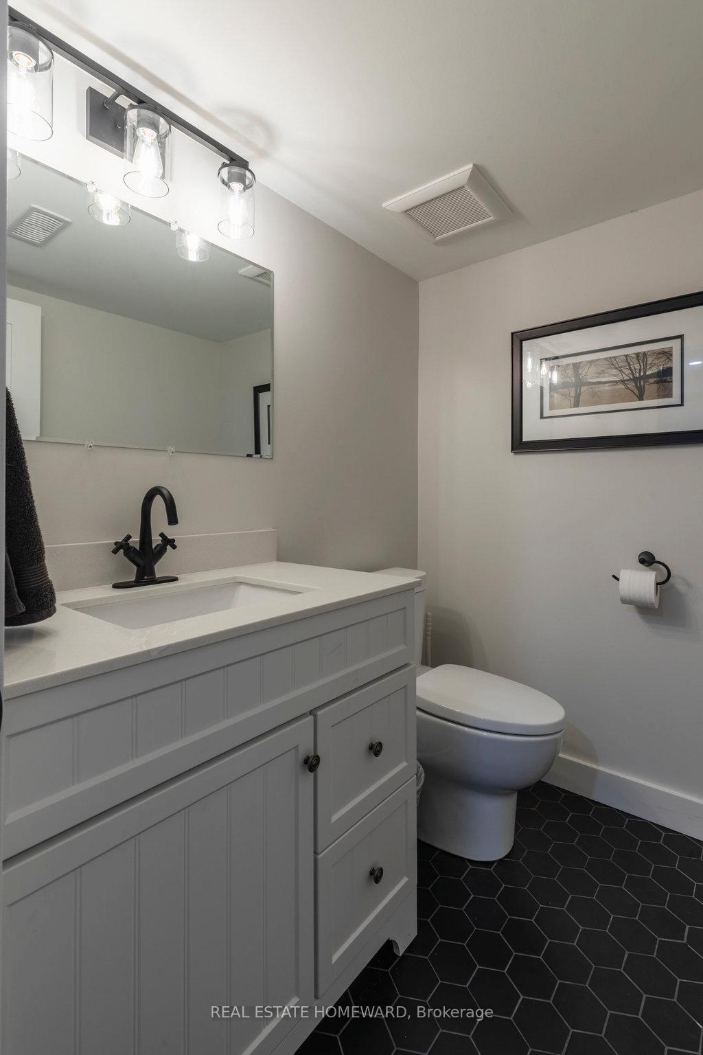 Photo 46 of 50 Hyde Park Avenue, Hamilton, Kirkendall — HOMEH