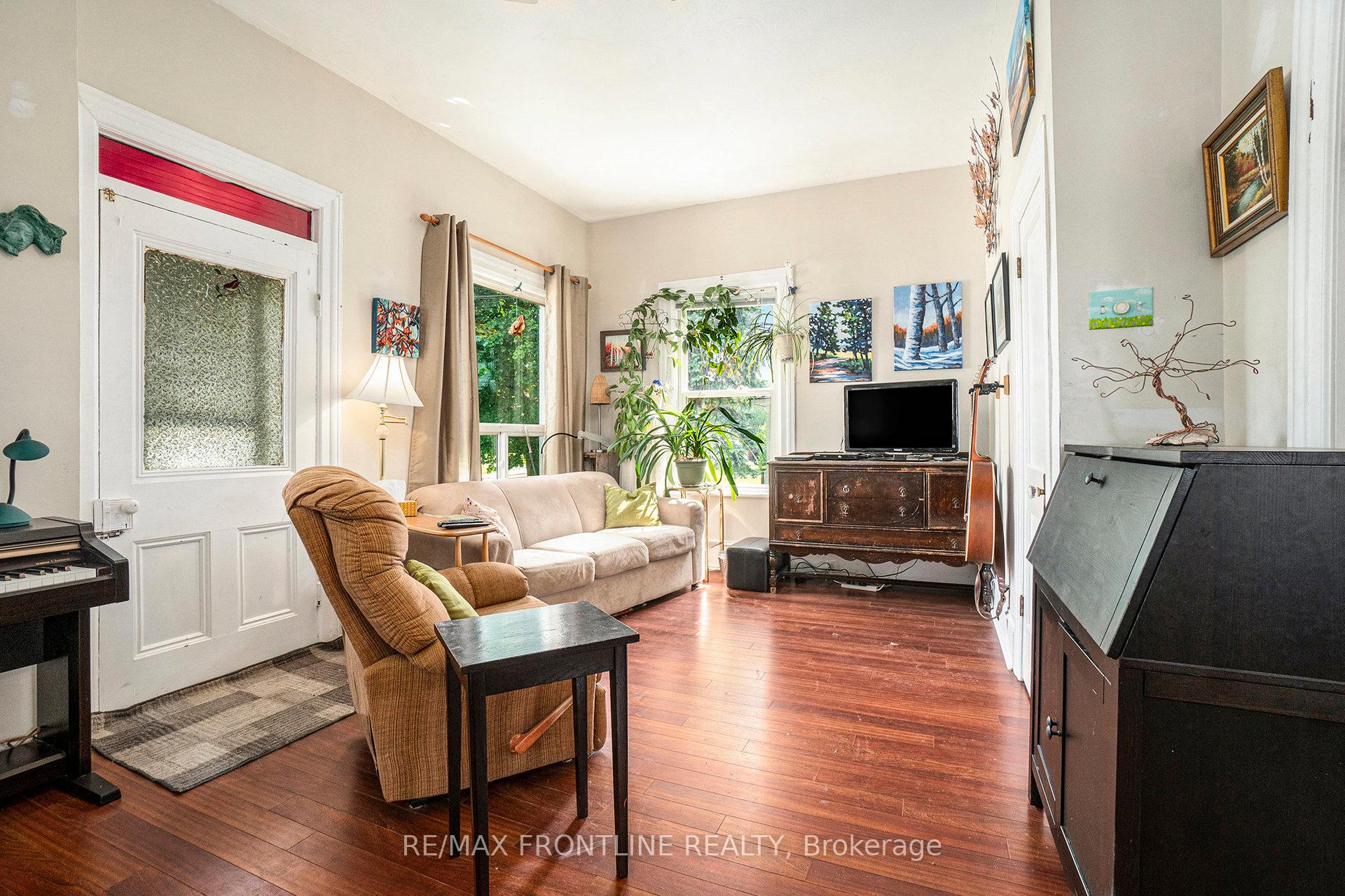 Photo 12 of 29 Strathcona Street, Smiths Falls — HOMEH