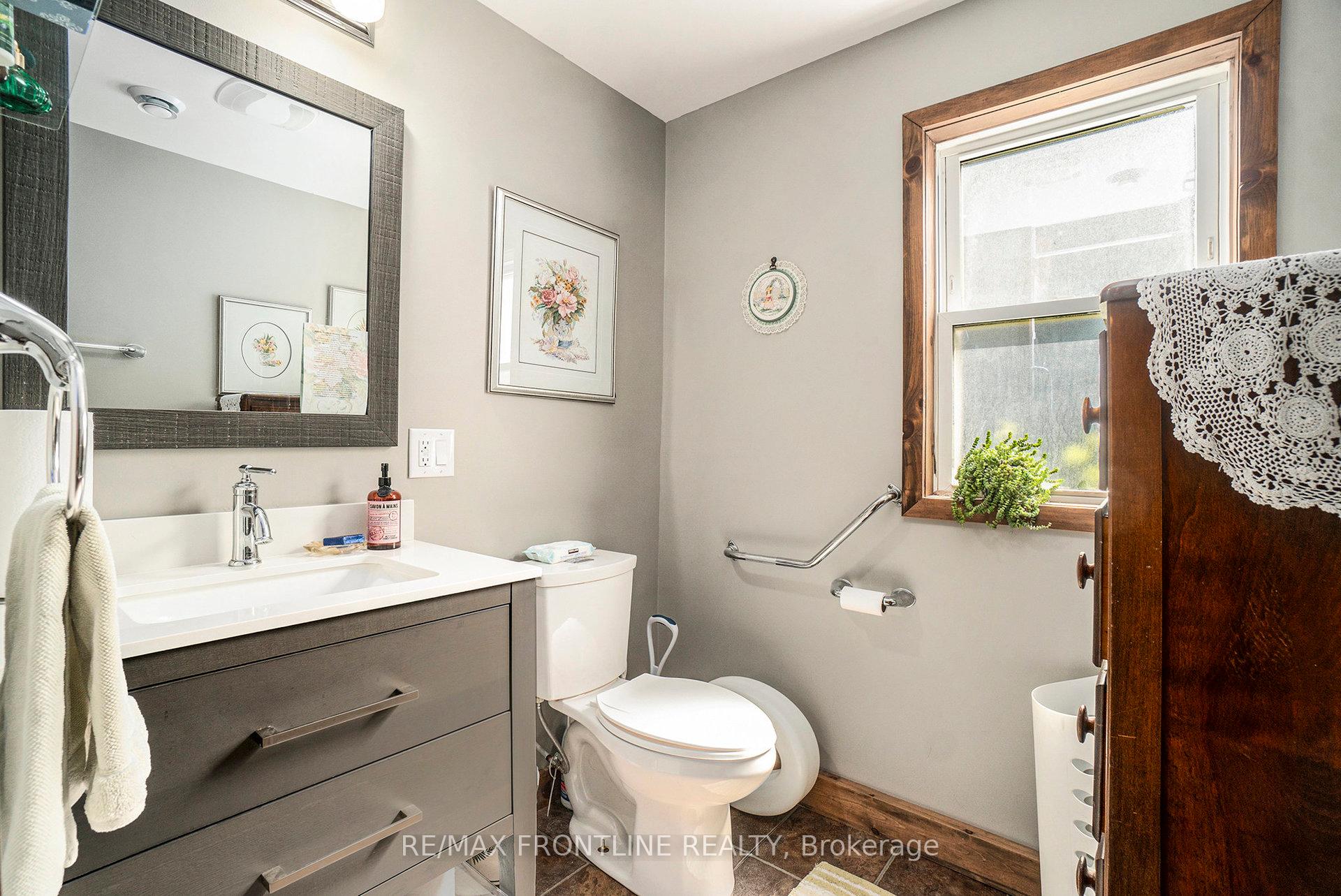 Photo 21 of 29 Strathcona Street, Smiths Falls — HOMEH