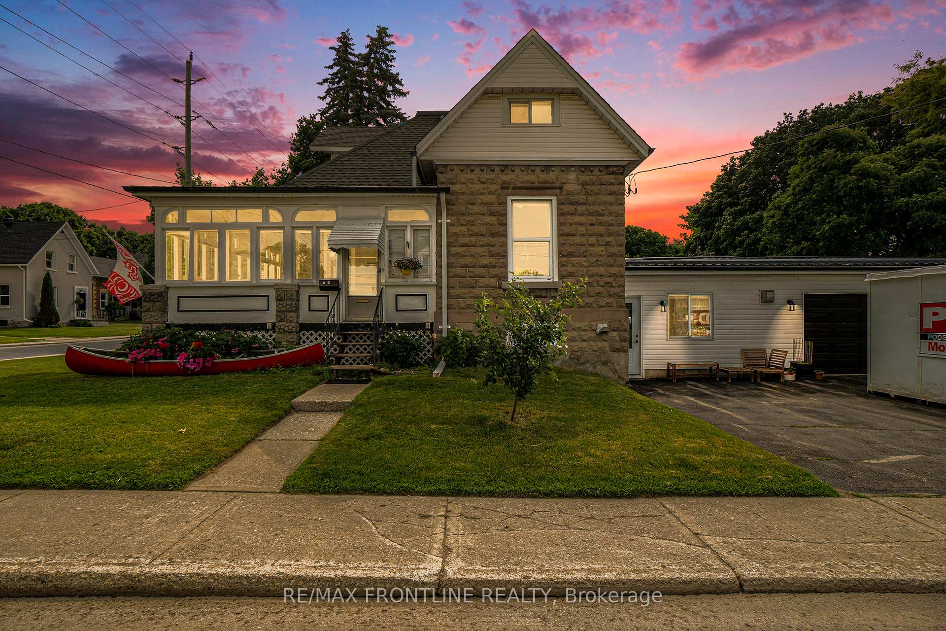 Photo 34 of 29 Strathcona Street, Smiths Falls — HOMEH