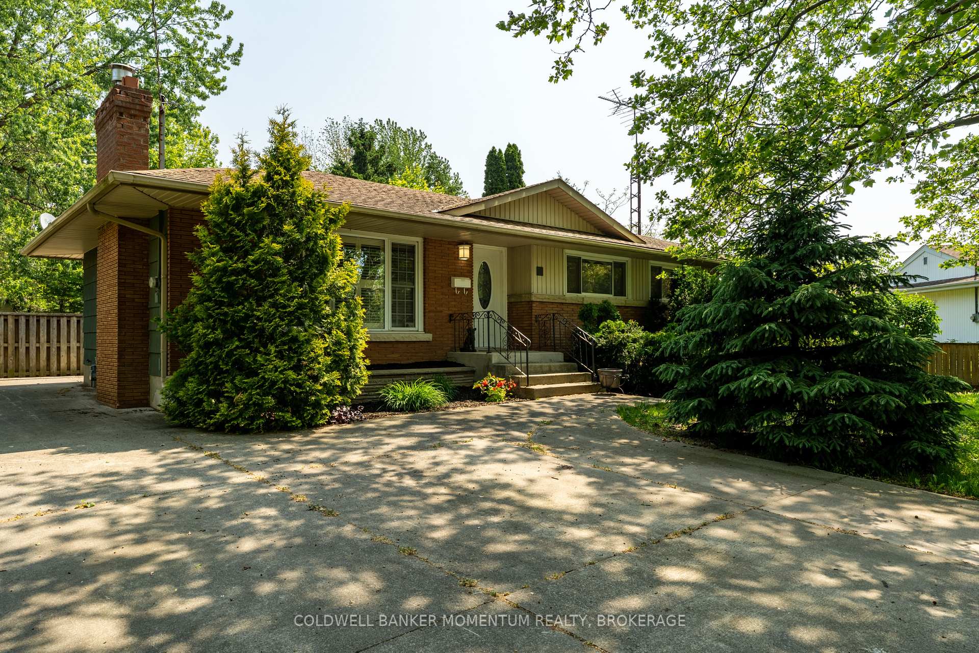 Photo 1 of 34 Hanson Drive, St. Catharines, Bunting/Linwell — HOMEH