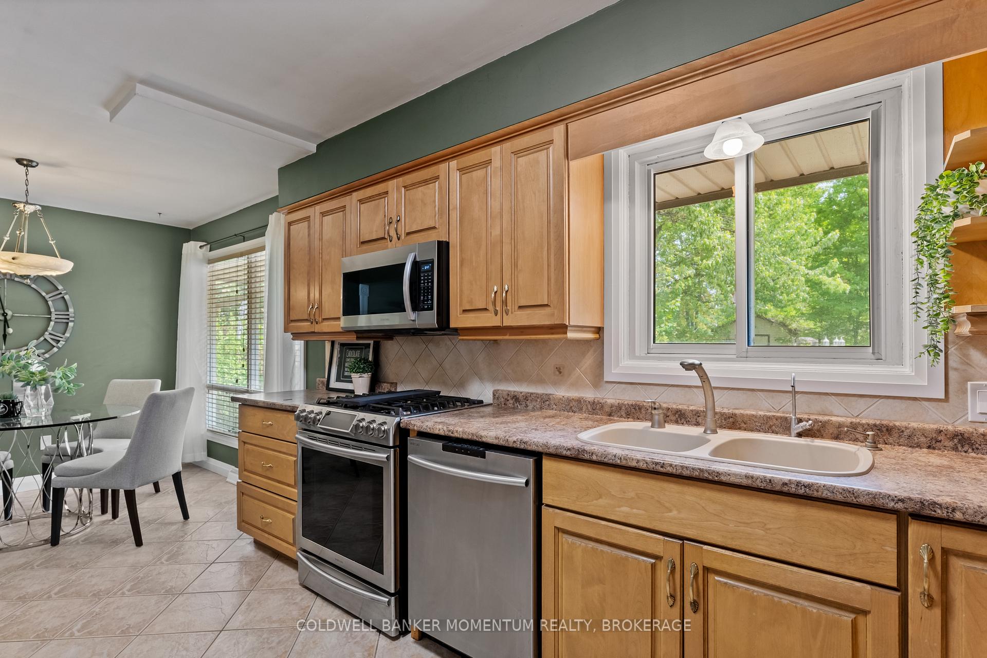 Photo 20 of 34 Hanson Drive, St. Catharines, Bunting/Linwell — HOMEH