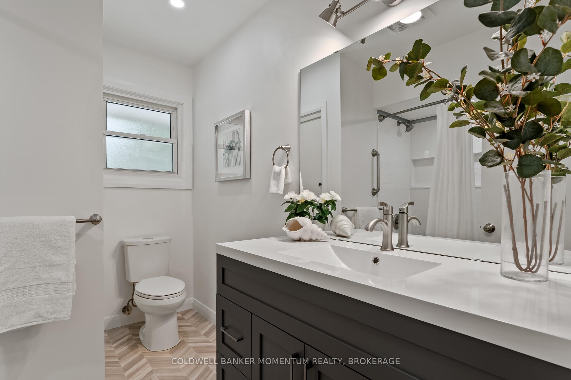 Photo 8 of 34 Hanson Drive, St. Catharines, Bunting/Linwell — HOMEH