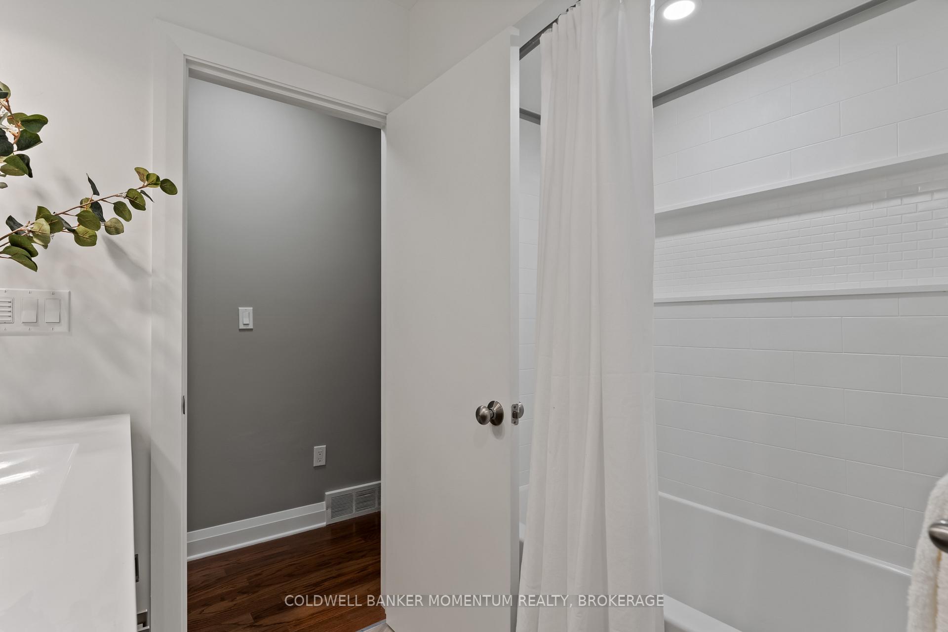 Photo 30 of 34 Hanson Drive, St. Catharines, Bunting/Linwell — HOMEH