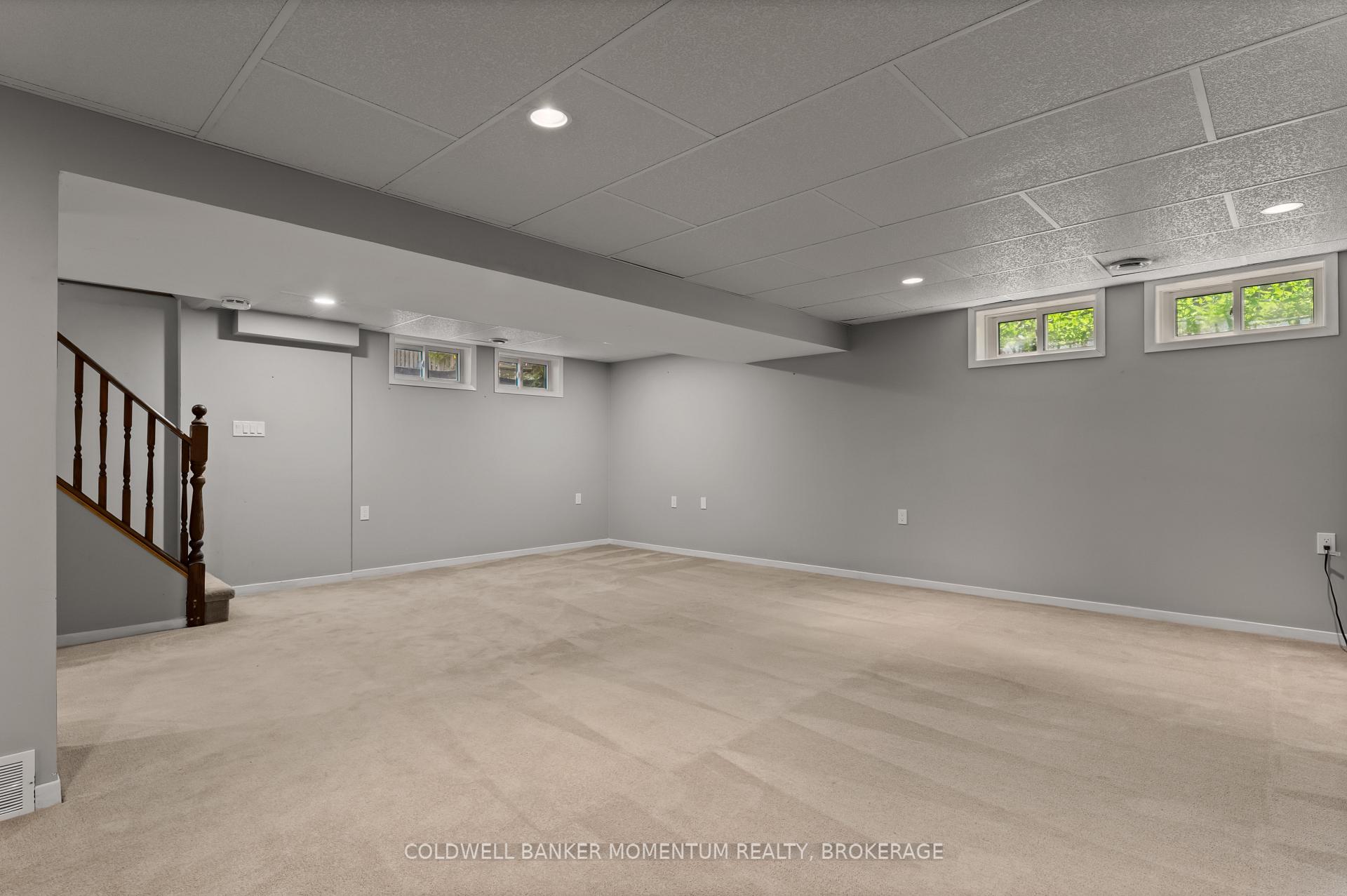 Photo 31 of 34 Hanson Drive, St. Catharines, Bunting/Linwell — HOMEH