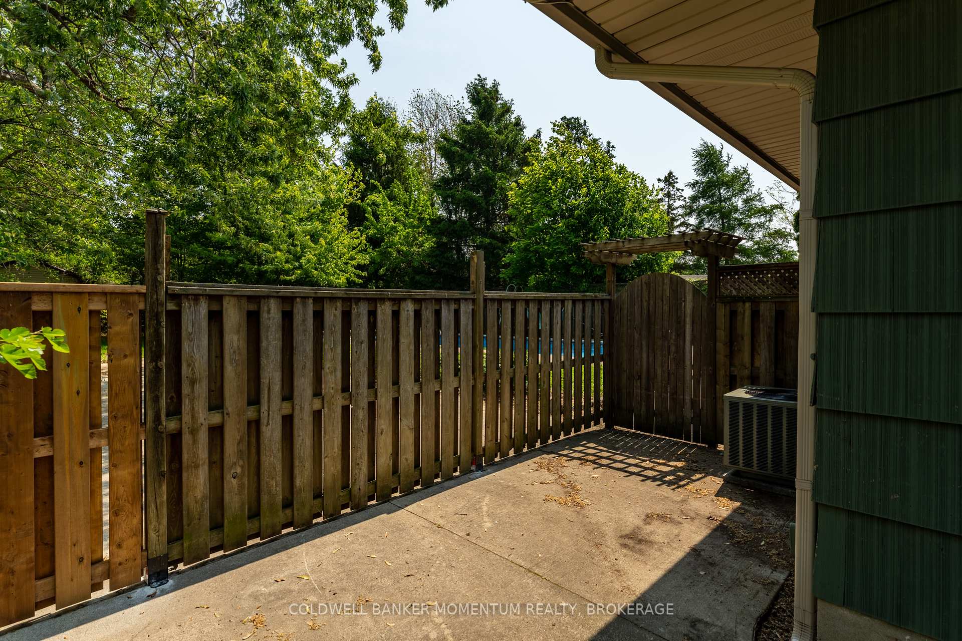 Photo 43 of 34 Hanson Drive, St. Catharines, Bunting/Linwell — HOMEH