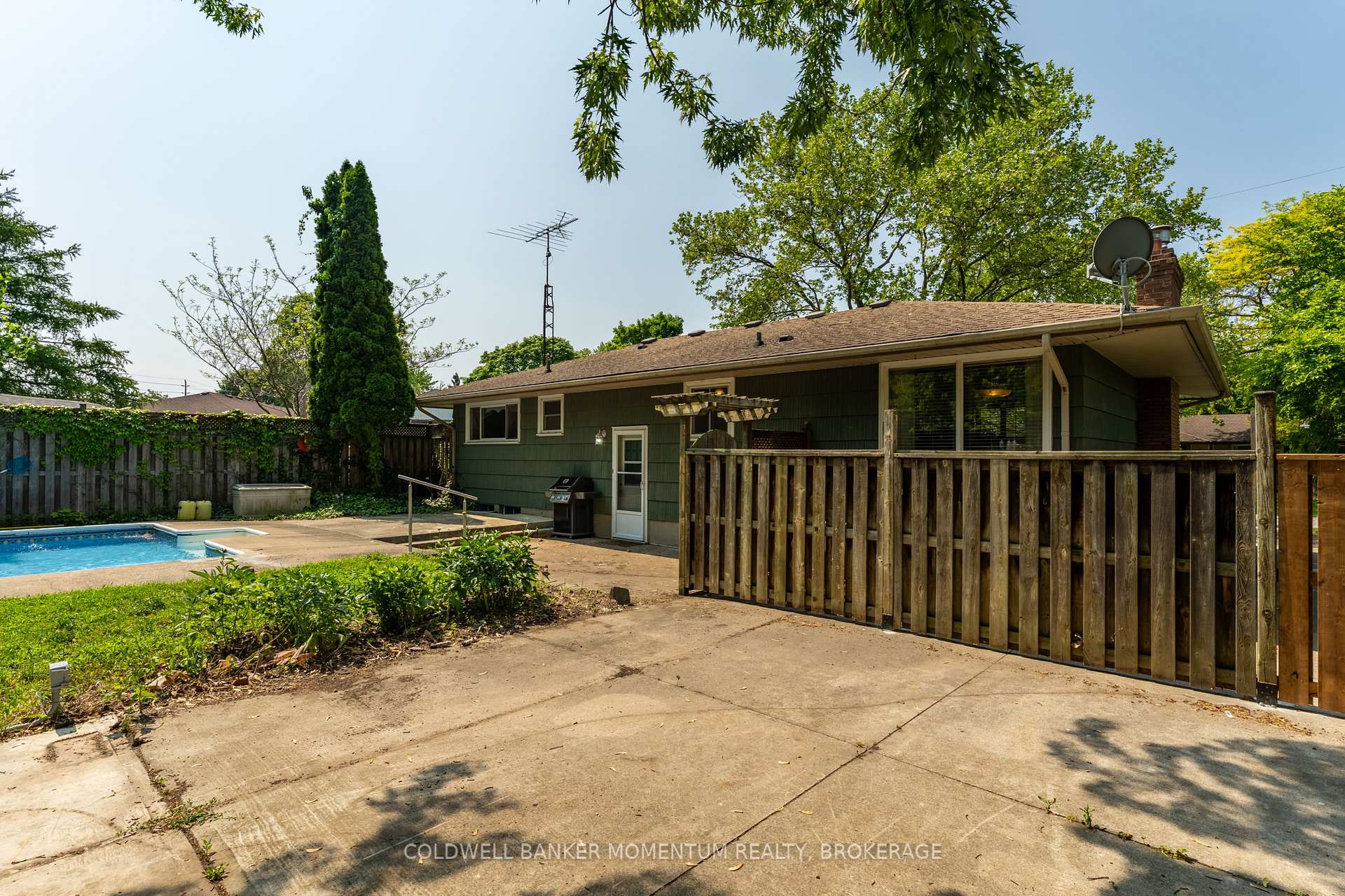 Photo 40 of 34 Hanson Drive, St. Catharines, Bunting/Linwell — HOMEH
