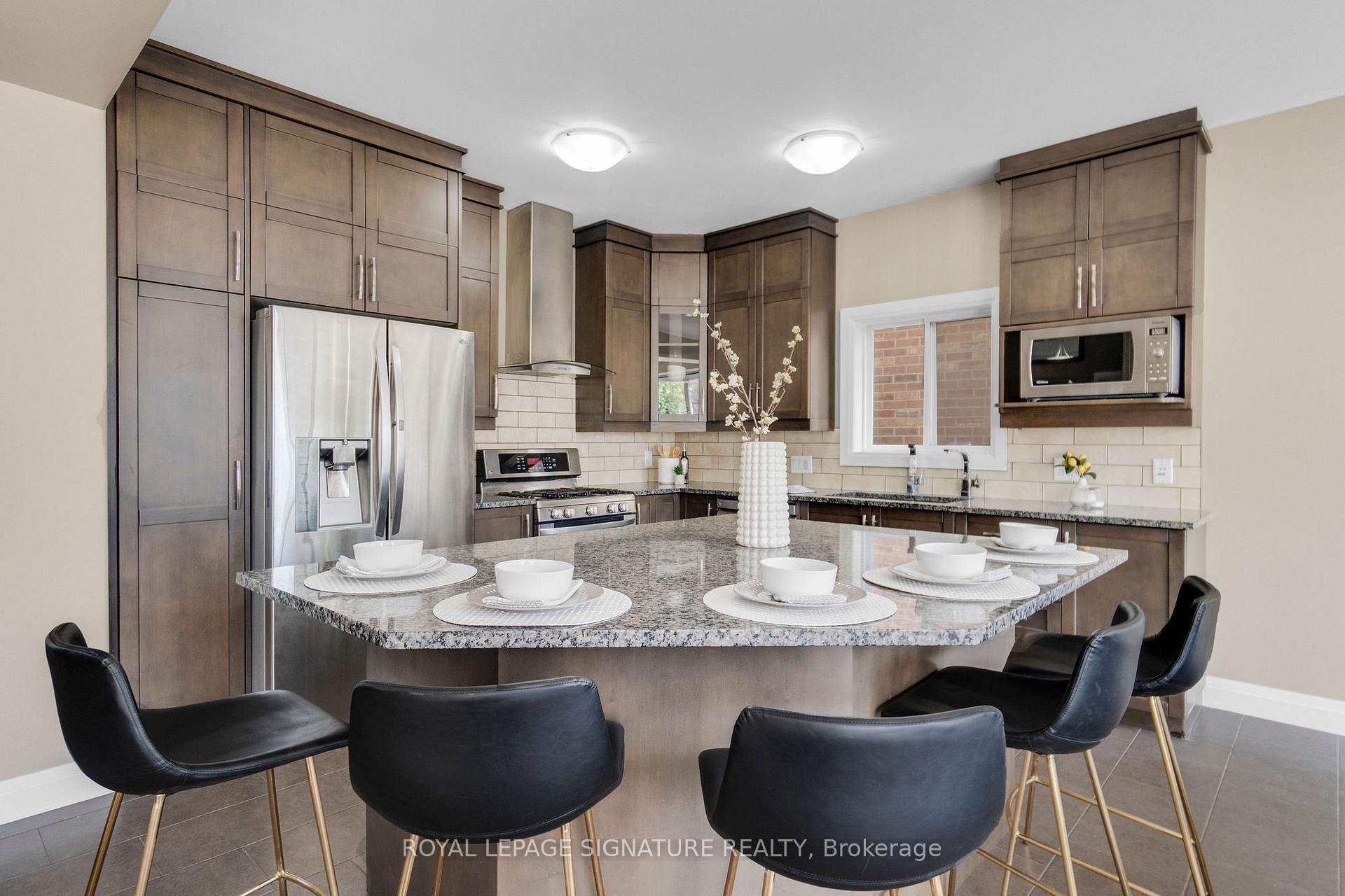 Photo 11 of 593 Pinery Trail, Waterloo — HOMEH