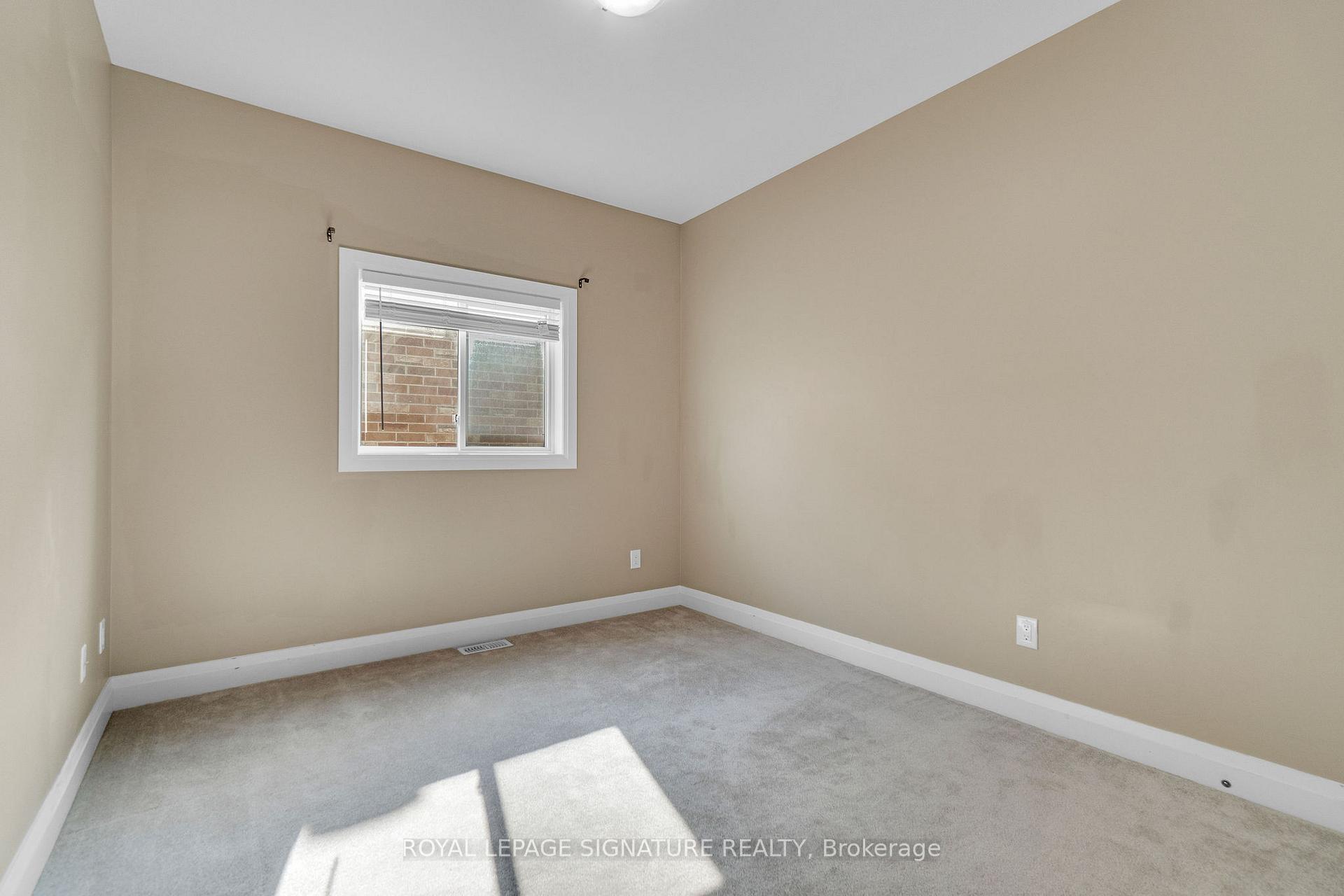 Photo 32 of 593 Pinery Trail, Waterloo — HOMEH
