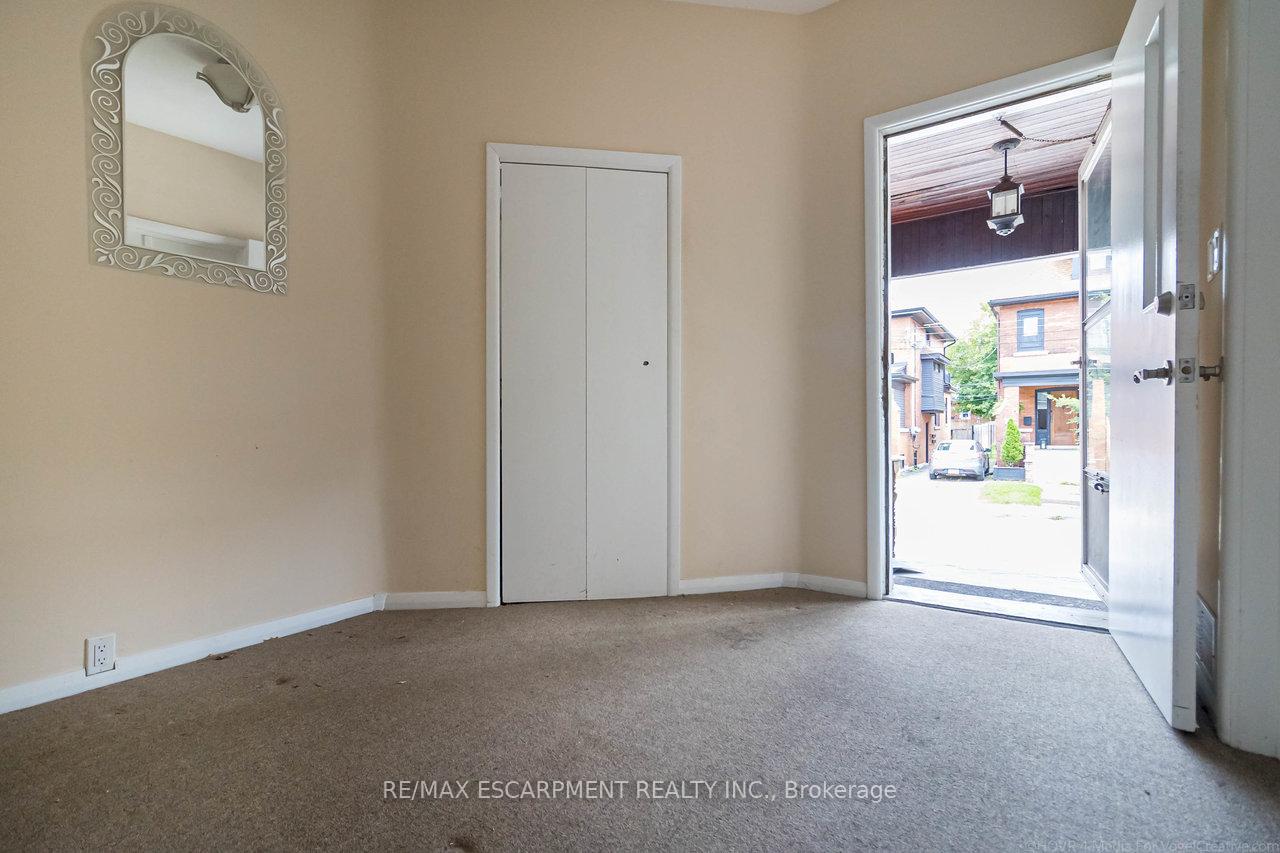 Photo 22 of 24 Carrick Avenue, Hamilton, Gibson — HOMEH