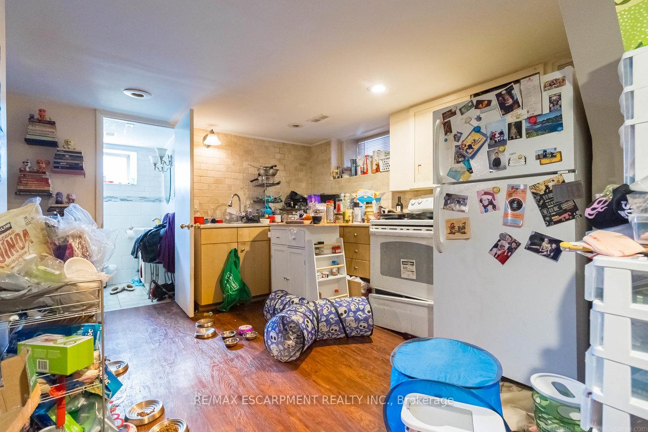 Photo 8 of 24 Carrick Avenue, Hamilton, Gibson — HOMEH