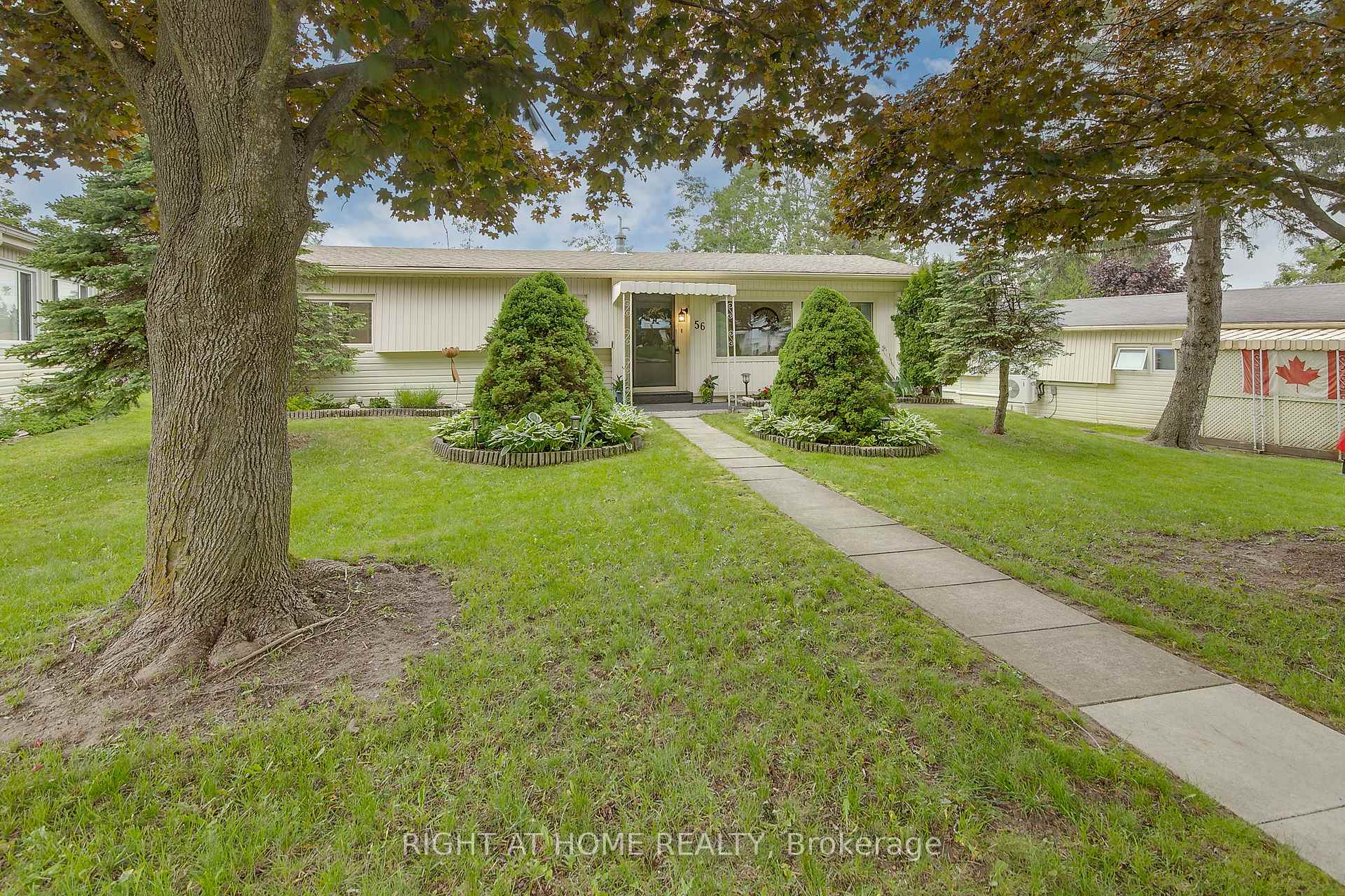 Photo 3 of 56 Flora Drive, Innisfil, Rural Innisfil — HOMEH
