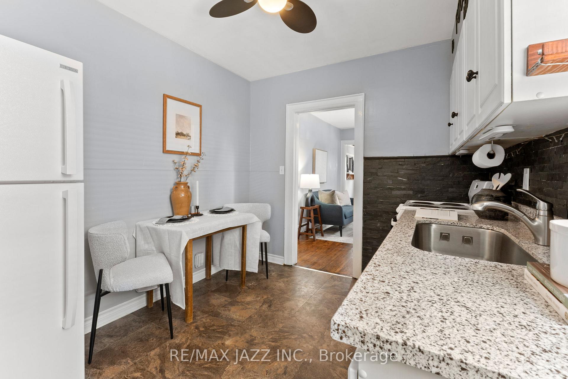 Photo 9 of 139 Warren Avenue, Oshawa, McLaughlin — HOMEH
