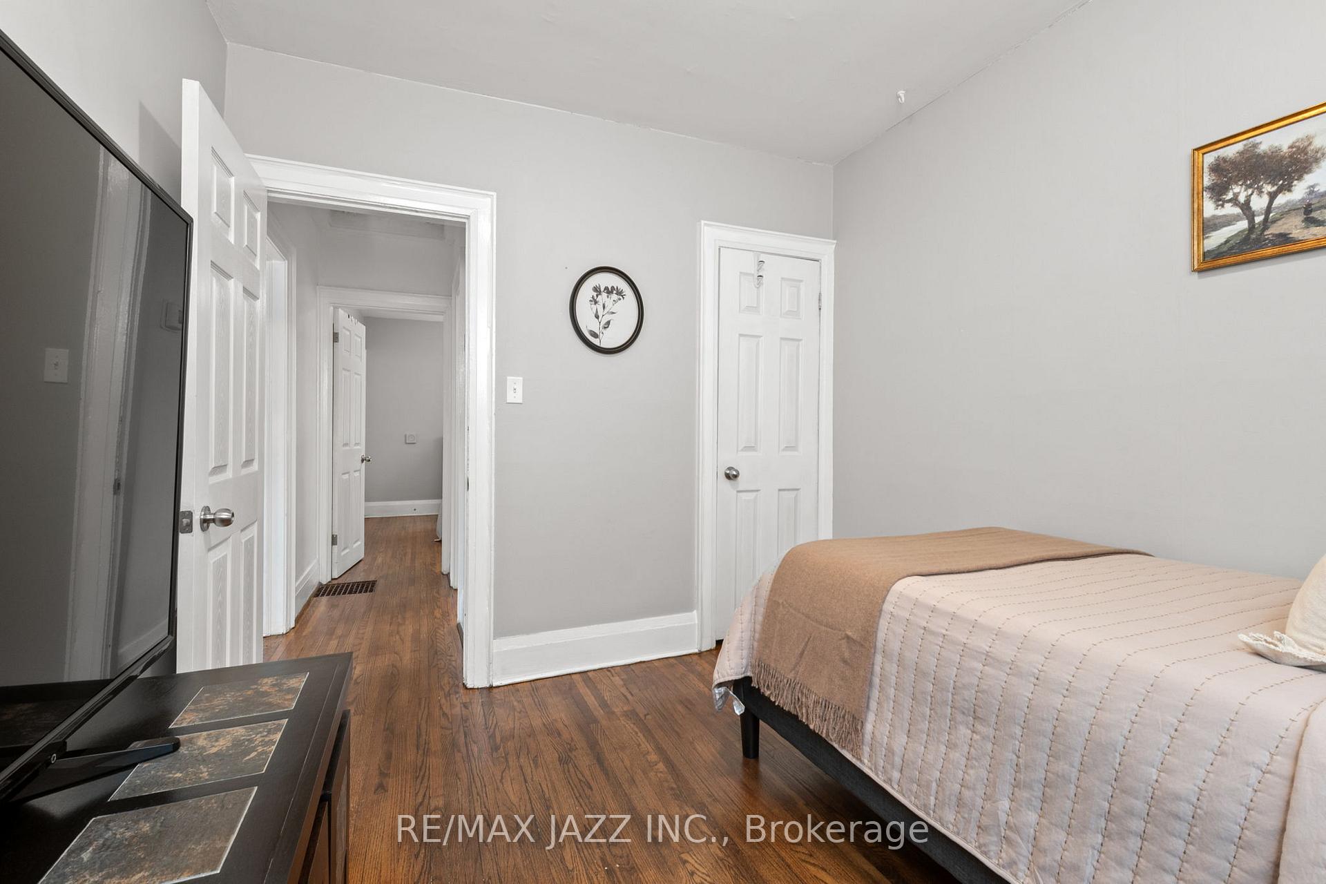 Photo 20 of 139 Warren Avenue, Oshawa, McLaughlin — HOMEH