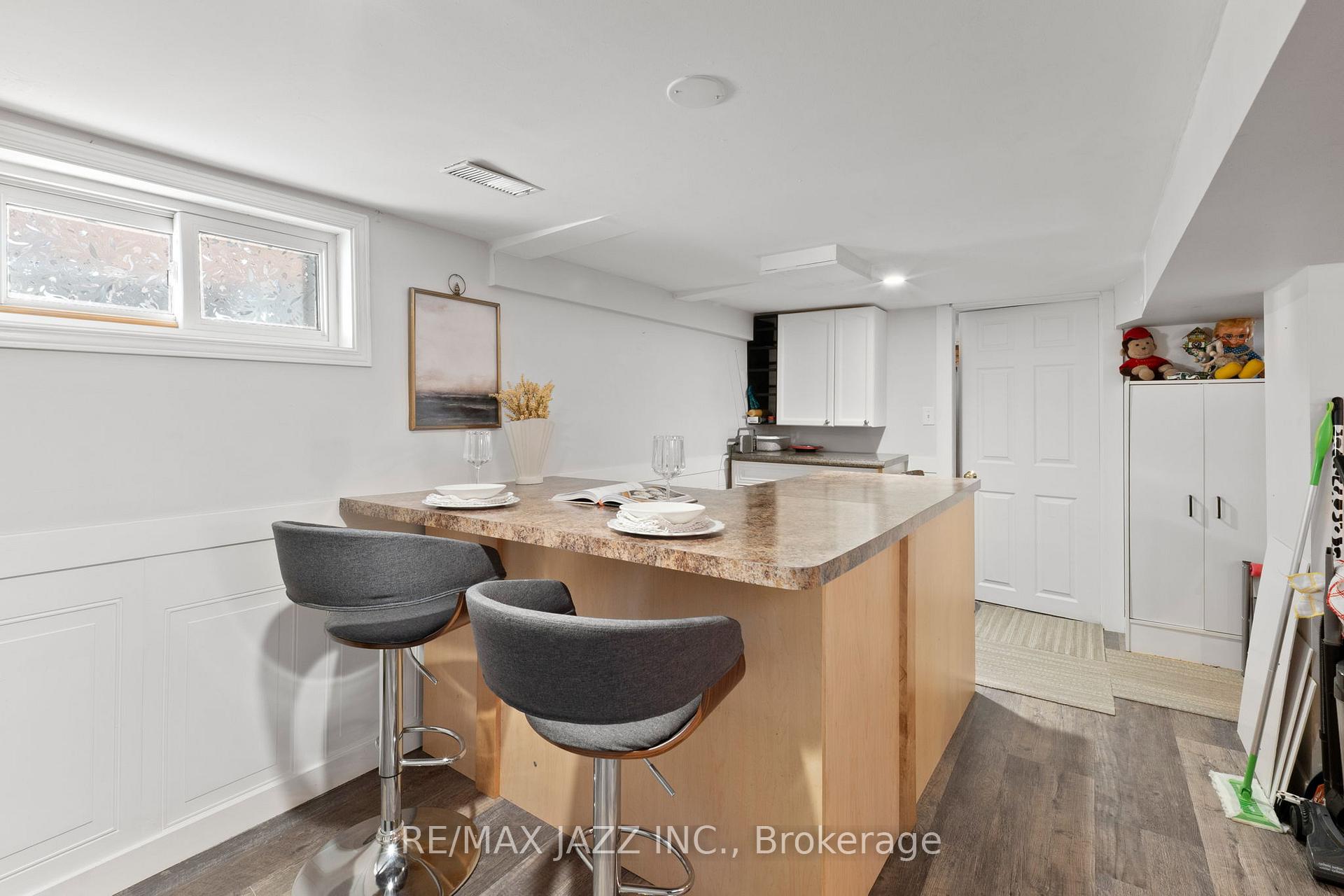 Photo 12 of 139 Warren Avenue, Oshawa, McLaughlin — HOMEH