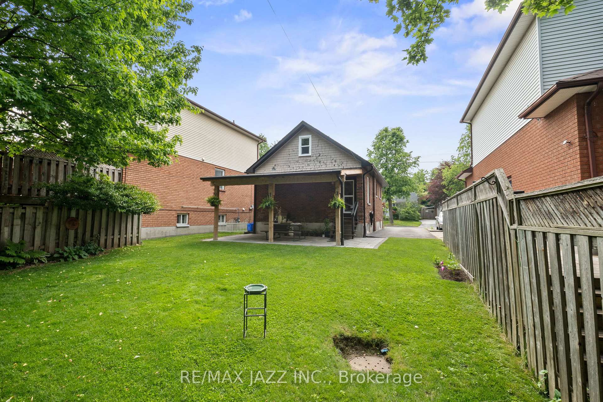 Photo 25 of 139 Warren Avenue, Oshawa, McLaughlin — HOMEH