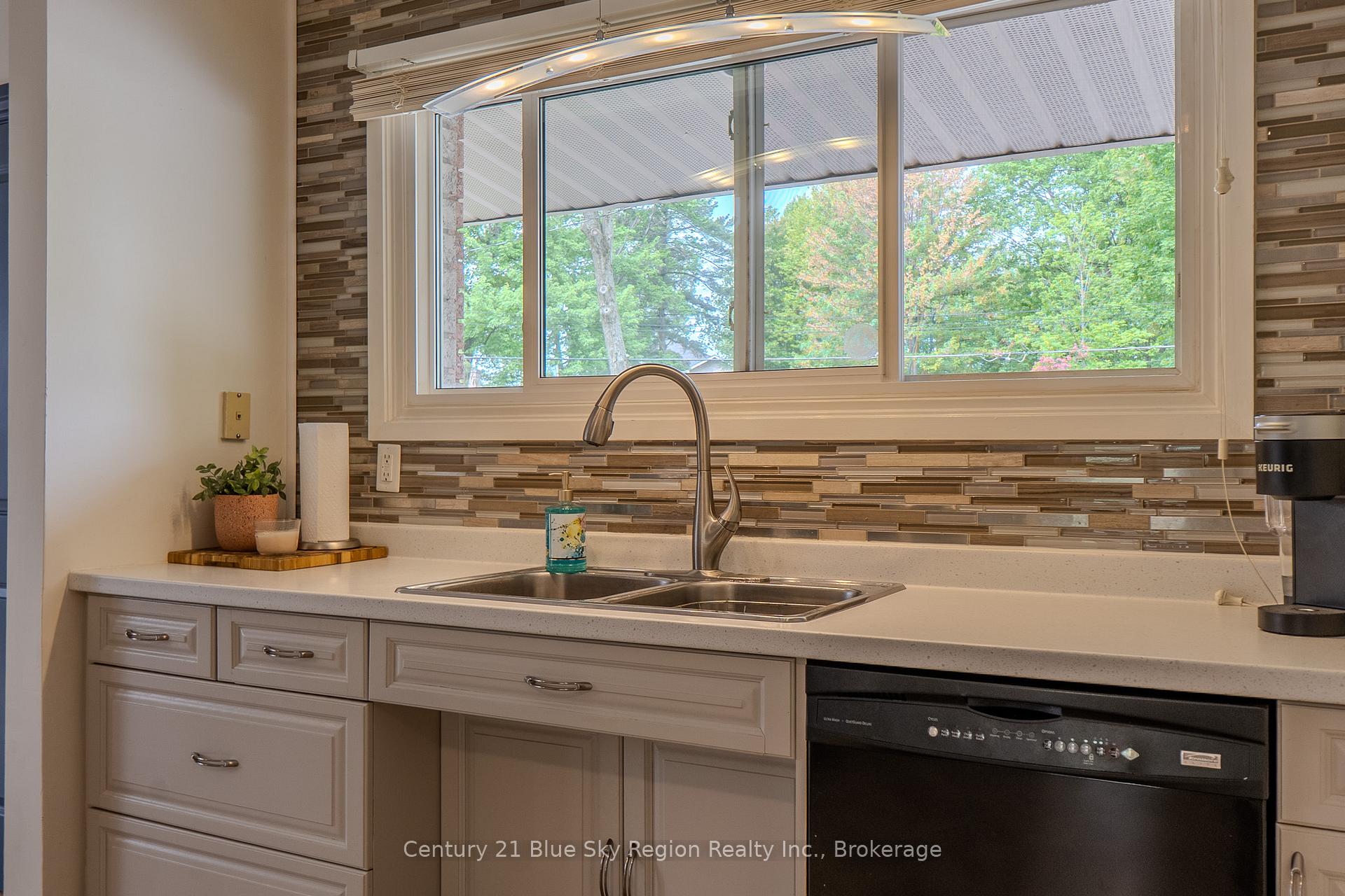 Photo 11 of 50 Campbell Avenue E, North Bay, Ferris — HOMEH