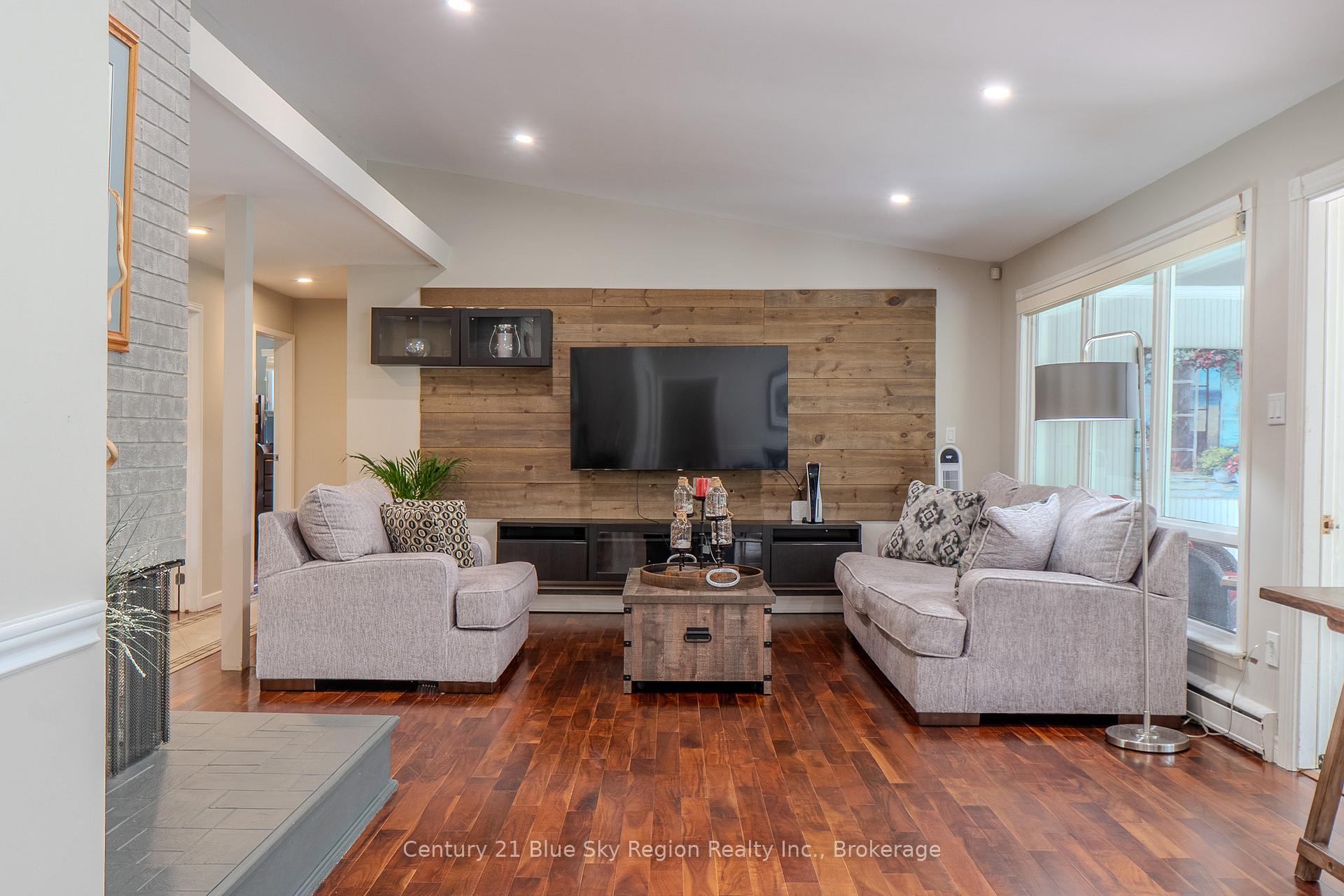 Photo 17 of 50 Campbell Avenue E, North Bay, Ferris — HOMEH