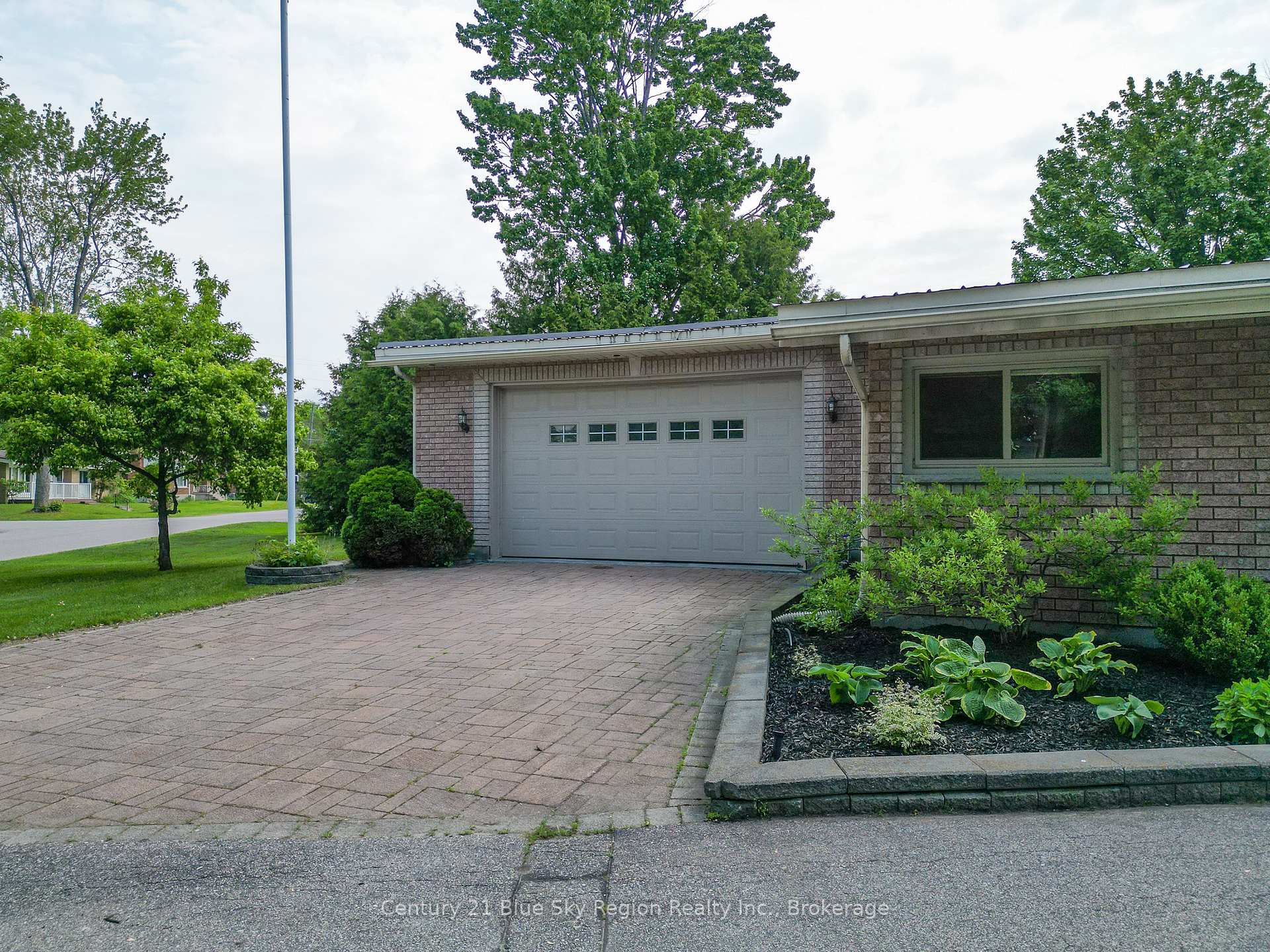Photo 35 of 50 Campbell Avenue E, North Bay, Ferris — HOMEH