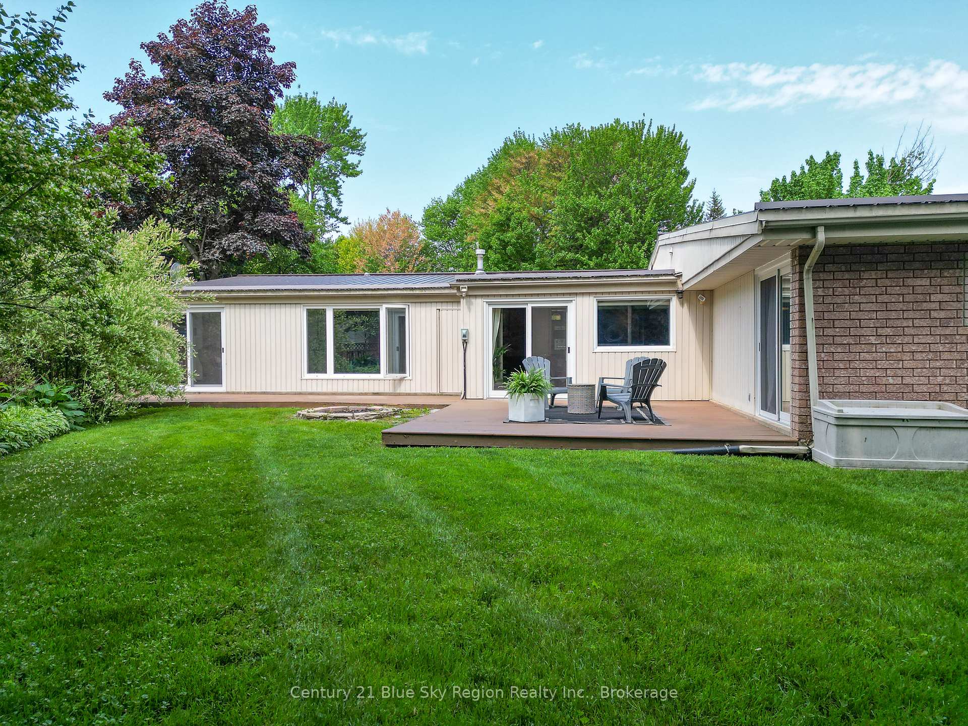 Photo 41 of 50 Campbell Avenue E, North Bay, Ferris — HOMEH
