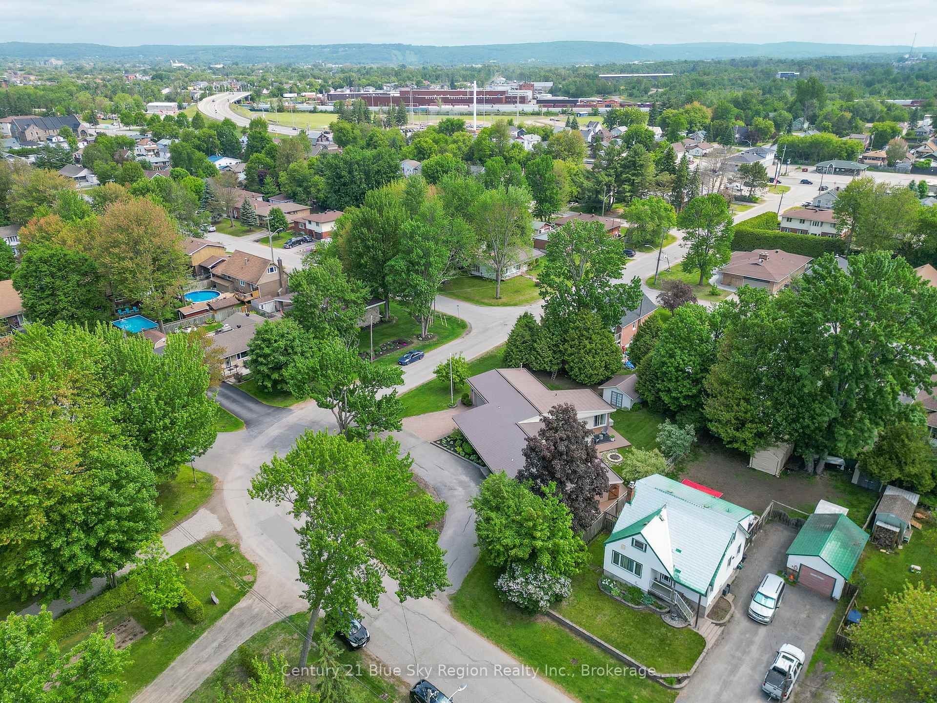 Photo 37 of 50 Campbell Avenue E, North Bay, Ferris — HOMEH