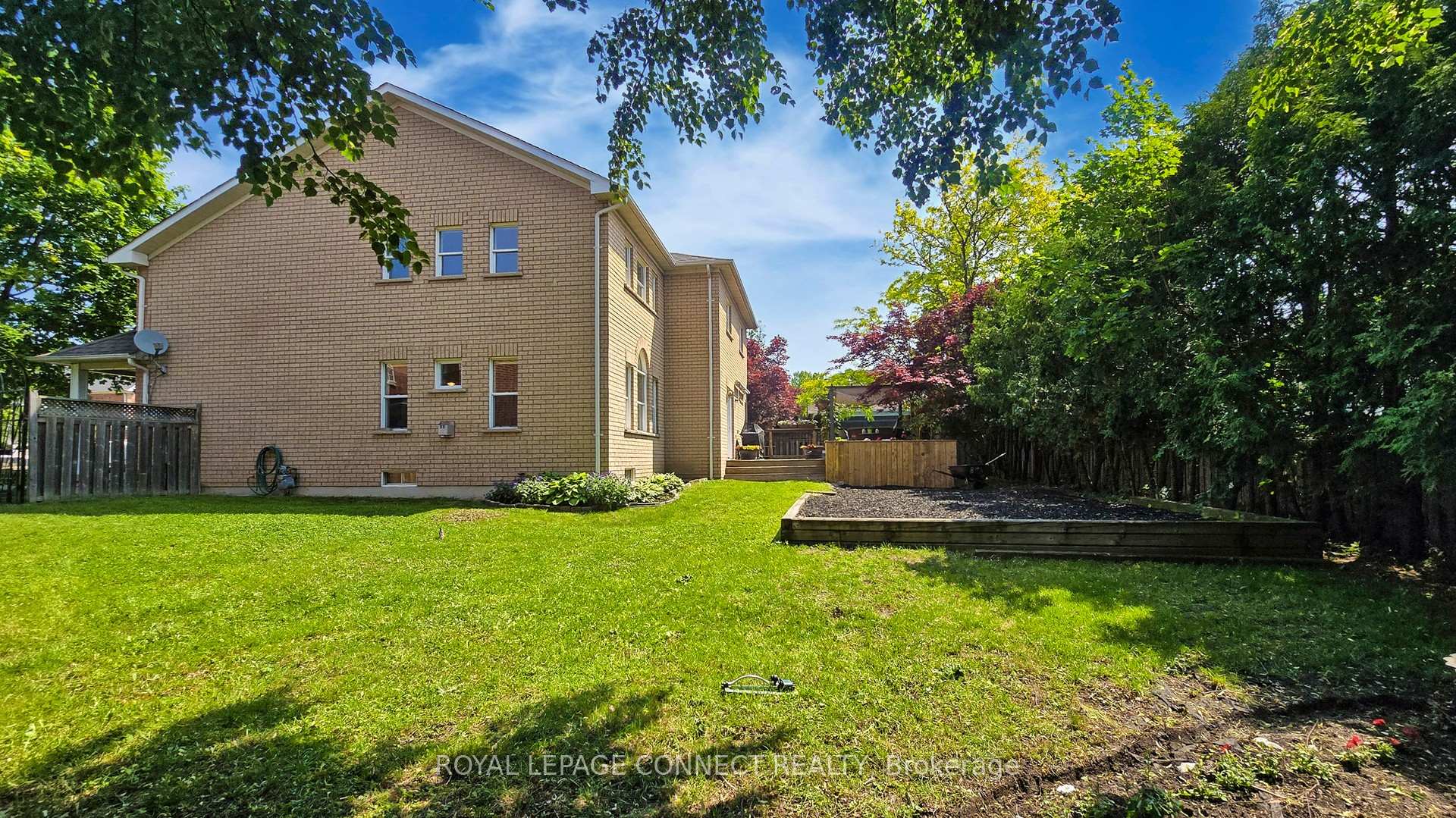 Photo 30 of 68 McBeth Place N, Whitby, Brooklin — HOMEH
