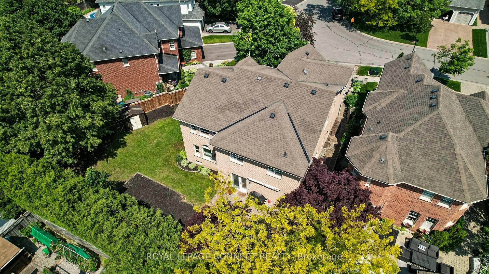 Photo 36 of 68 McBeth Place N, Whitby, Brooklin — HOMEH