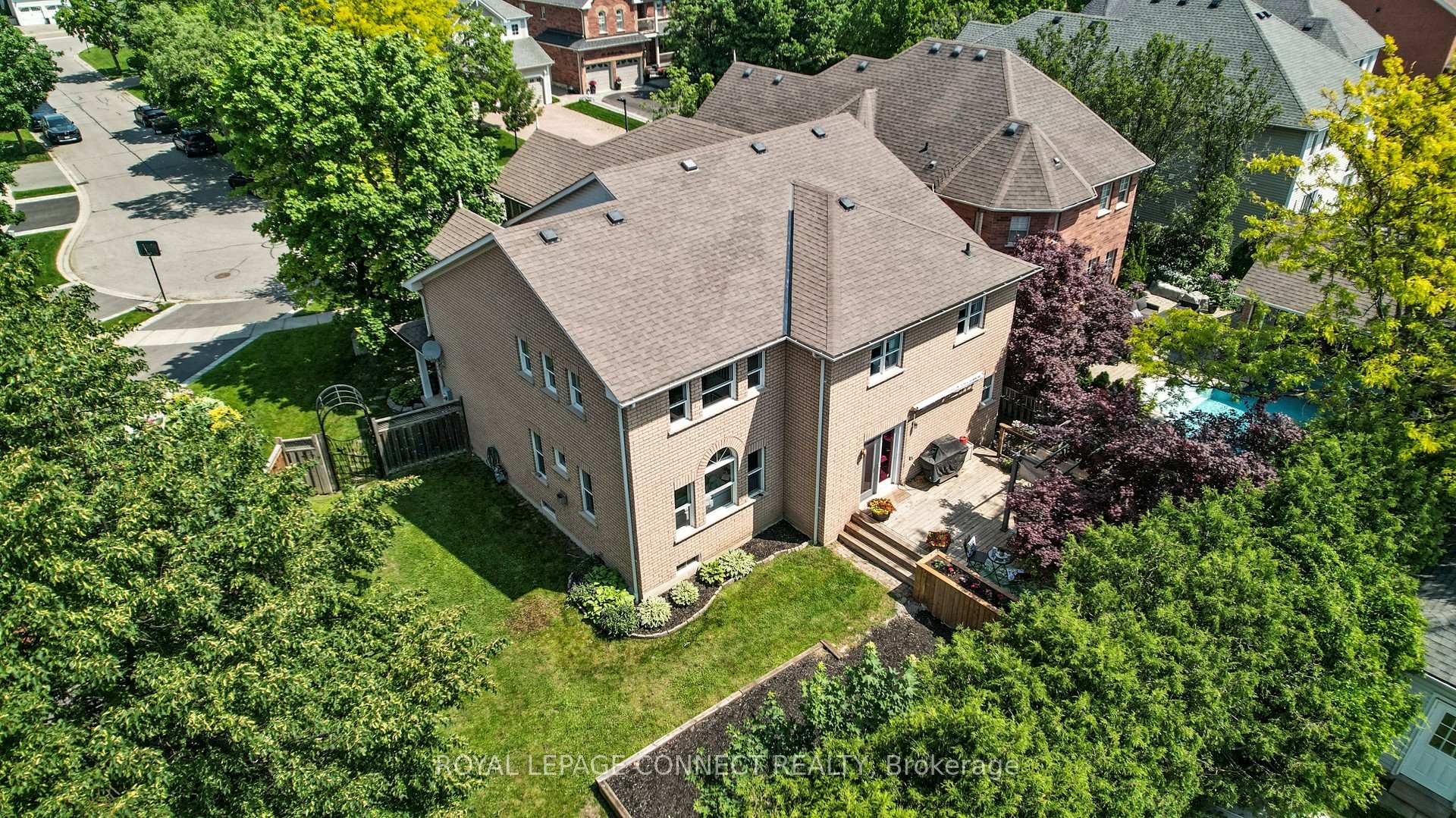 Photo 44 of 68 McBeth Place N, Whitby, Brooklin — HOMEH