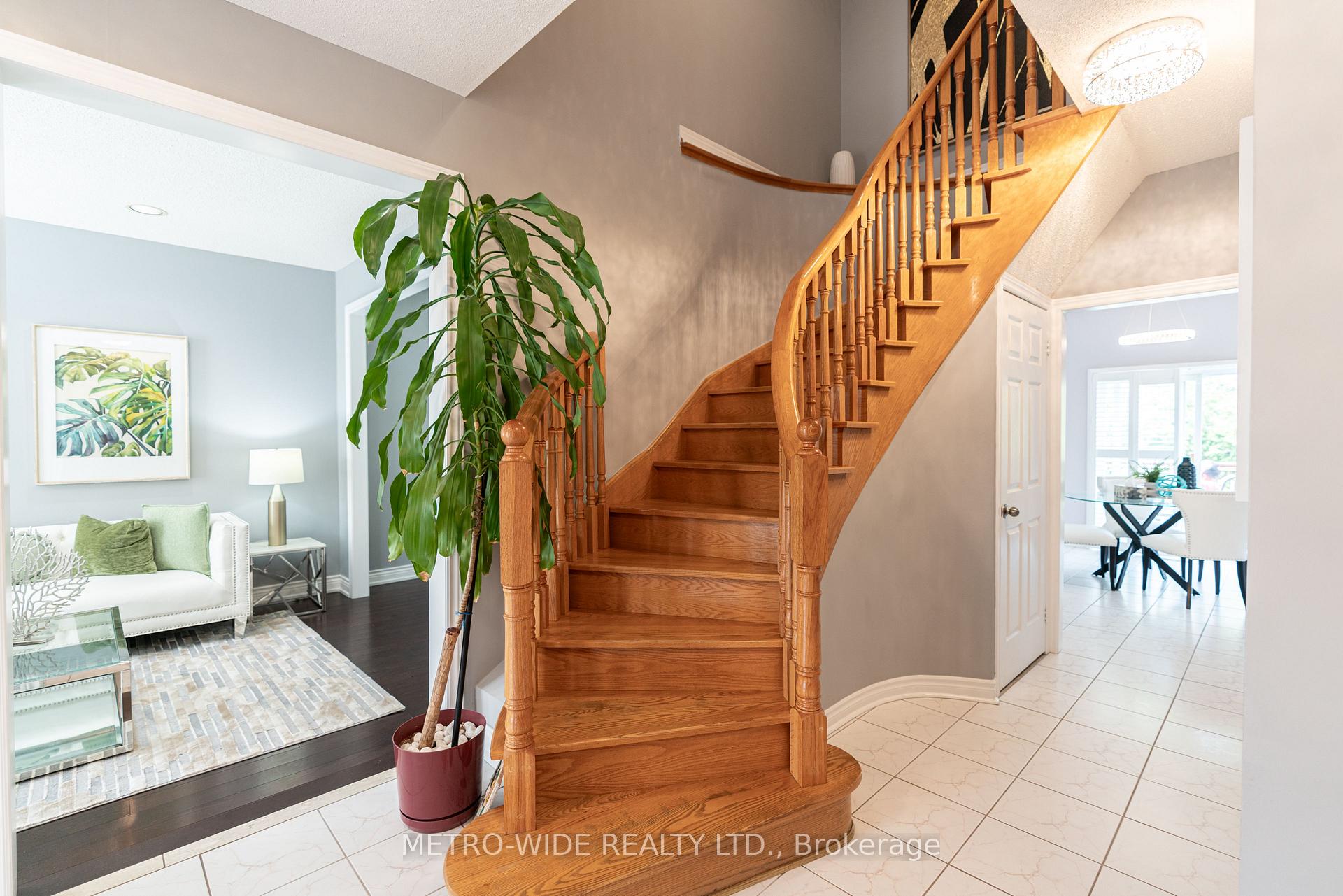 Photo 3 of 52 Hepburn Street, Markham, Milliken Mills East — HOMEH