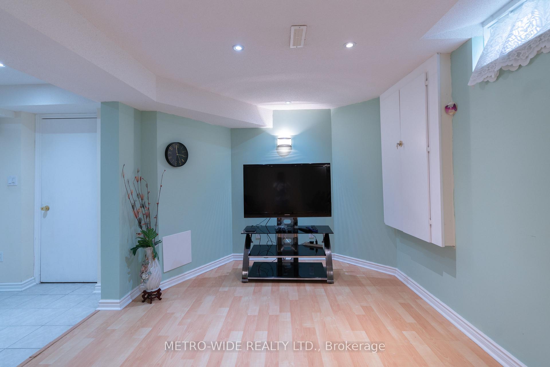Photo 26 of 52 Hepburn Street, Markham, Milliken Mills East — HOMEH