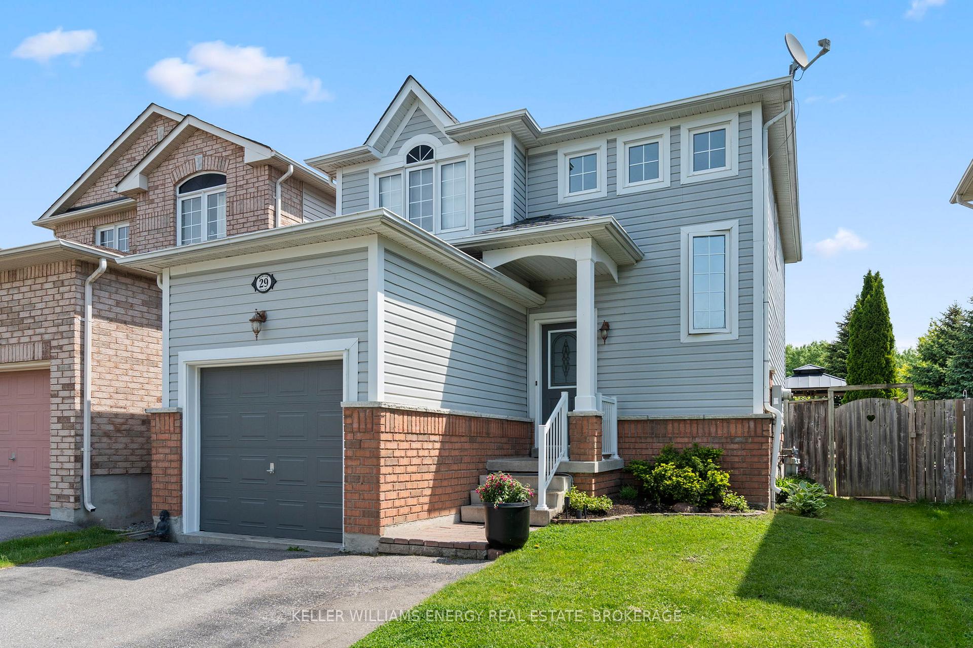 Photo 1 of 29 Barlow Court, Clarington, Bowmanville — HOMEH