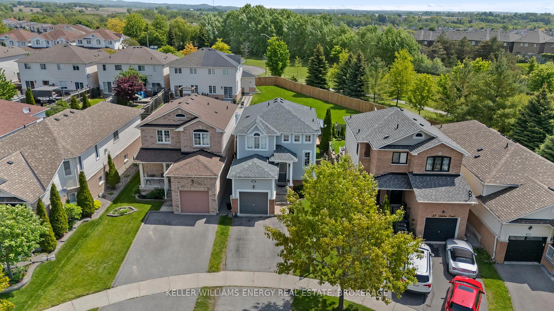 Photo 5 of 29 Barlow Court, Clarington, Bowmanville — HOMEH