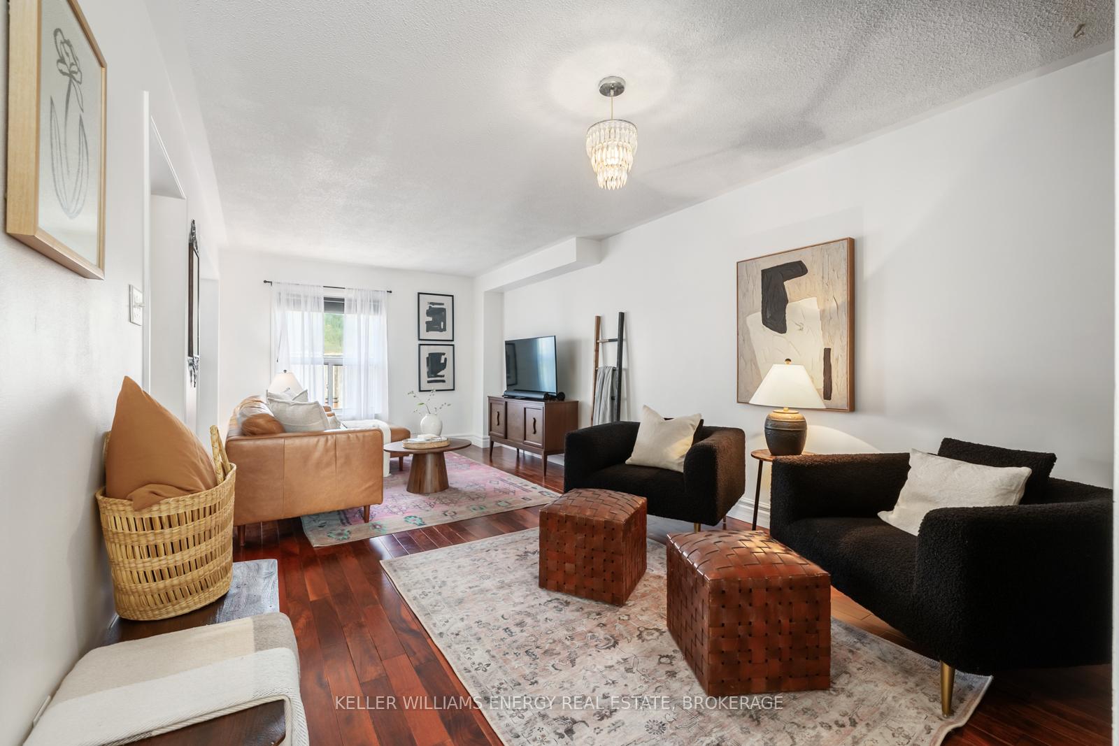 Photo 4 of 29 Barlow Court, Clarington, Bowmanville — HOMEH