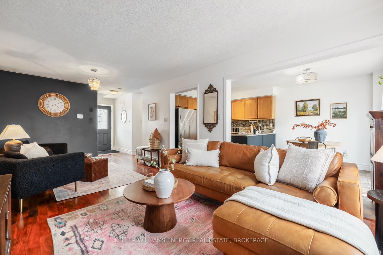 Photo 9 of 29 Barlow Court, Clarington, Bowmanville — HOMEH