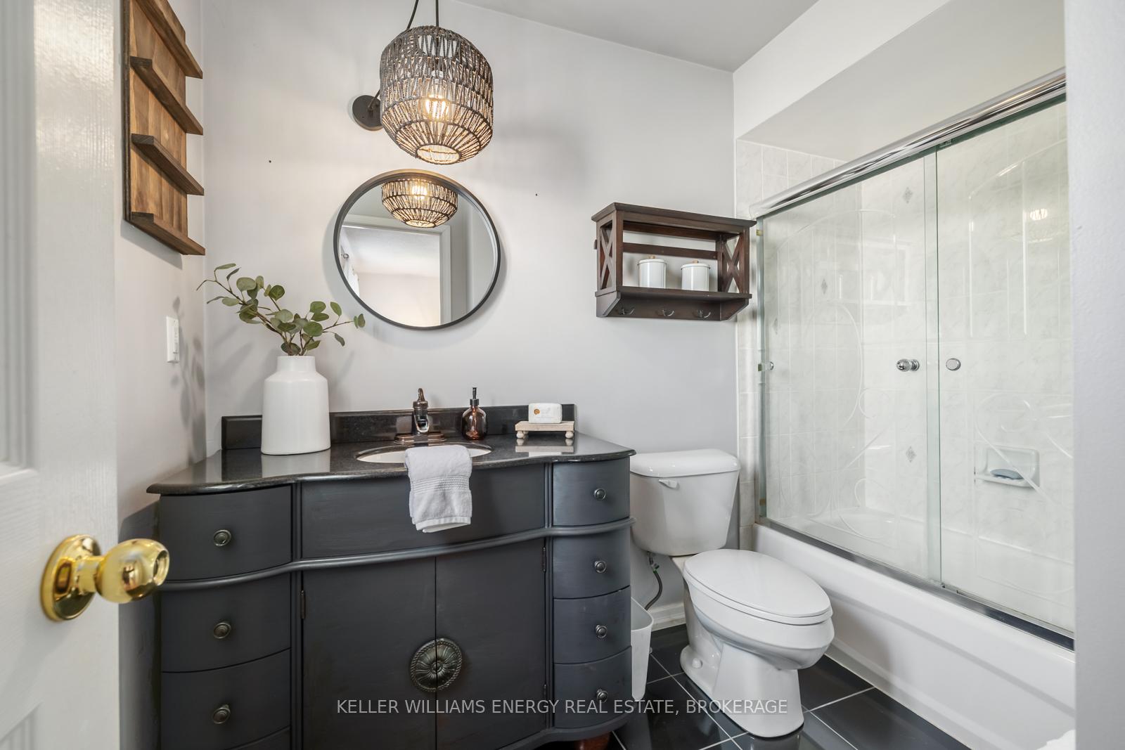 Photo 22 of 29 Barlow Court, Clarington, Bowmanville — HOMEH