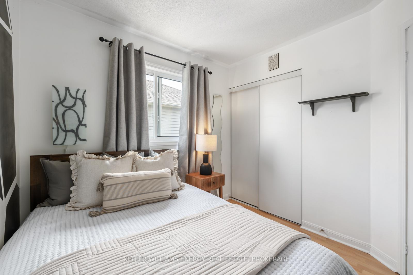 Photo 15 of 29 Barlow Court, Clarington, Bowmanville — HOMEH