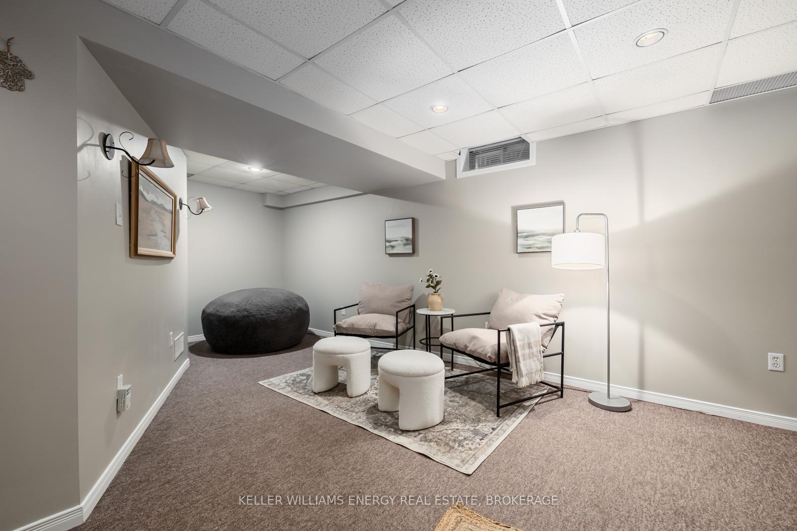 Photo 26 of 29 Barlow Court, Clarington, Bowmanville — HOMEH