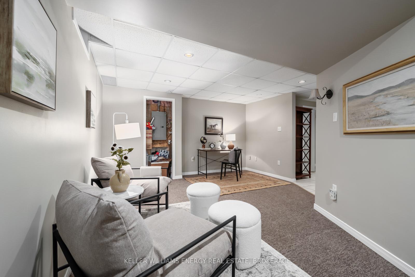 Photo 19 of 29 Barlow Court, Clarington, Bowmanville — HOMEH